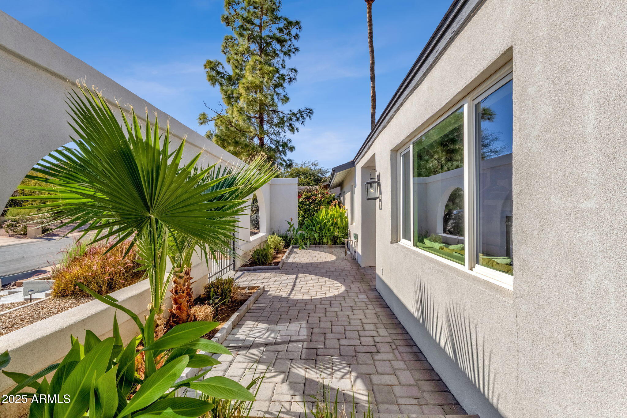 2276 E MERCER Lane