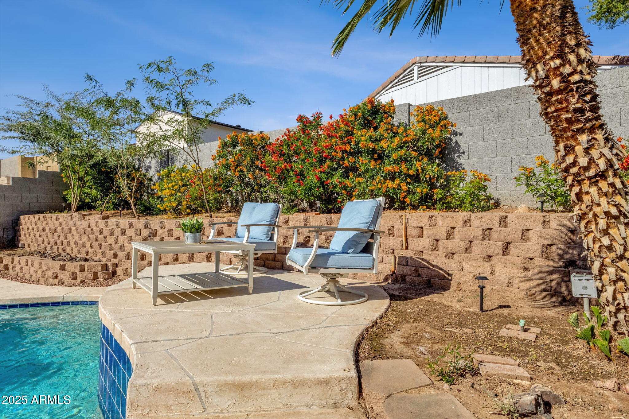 2276 E MERCER Lane