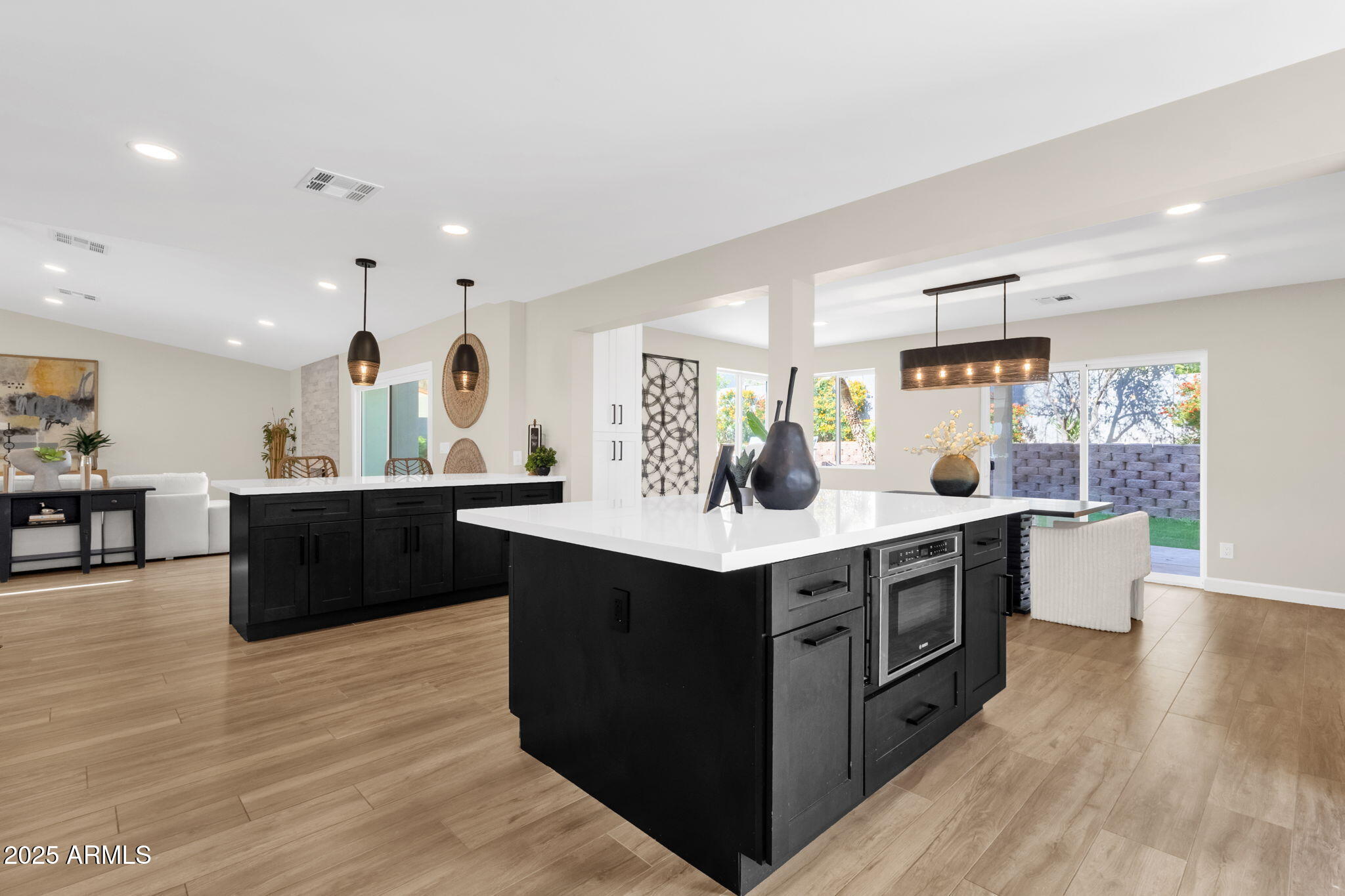 2276 E MERCER Lane