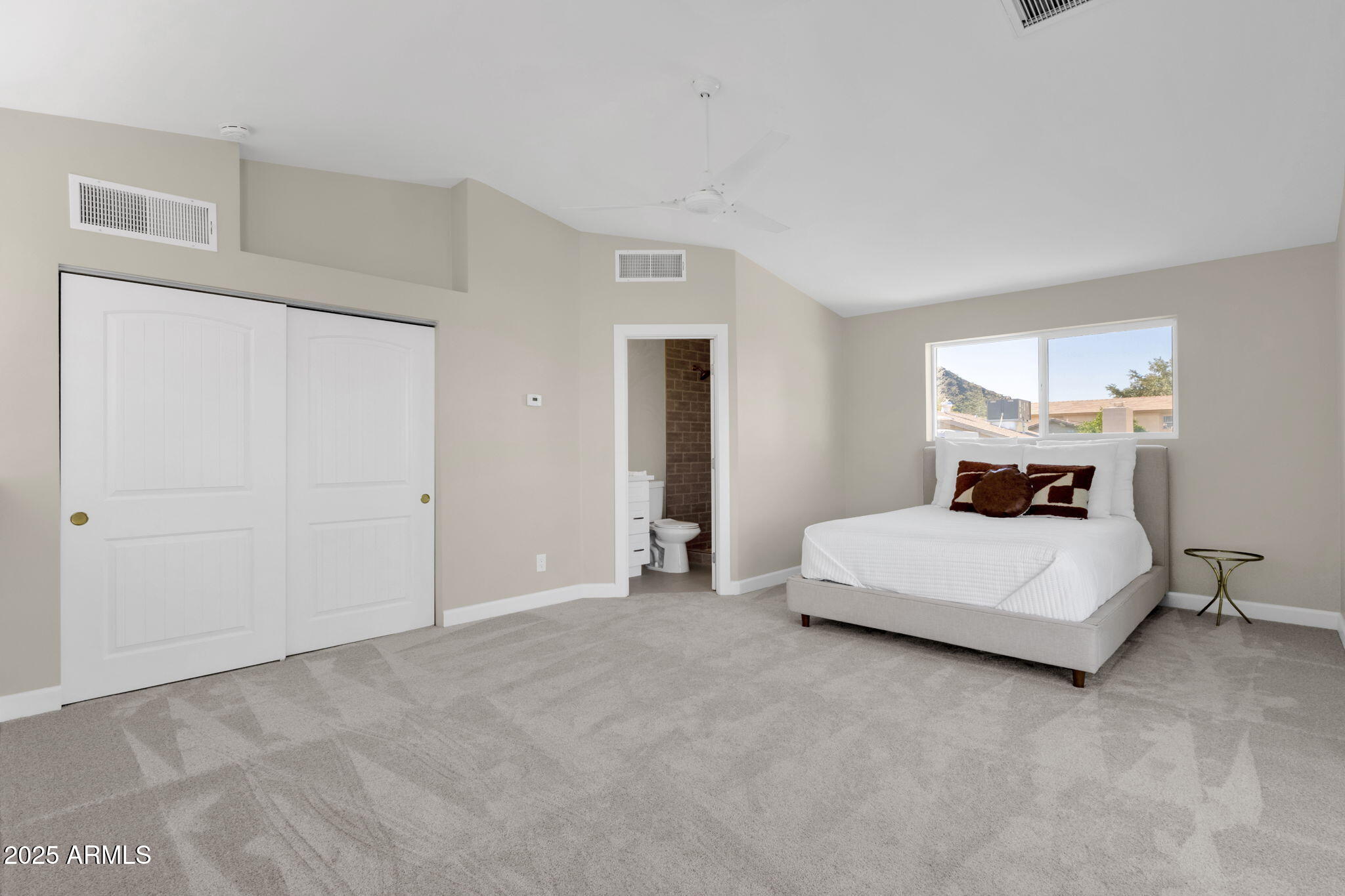 2276 E MERCER Lane