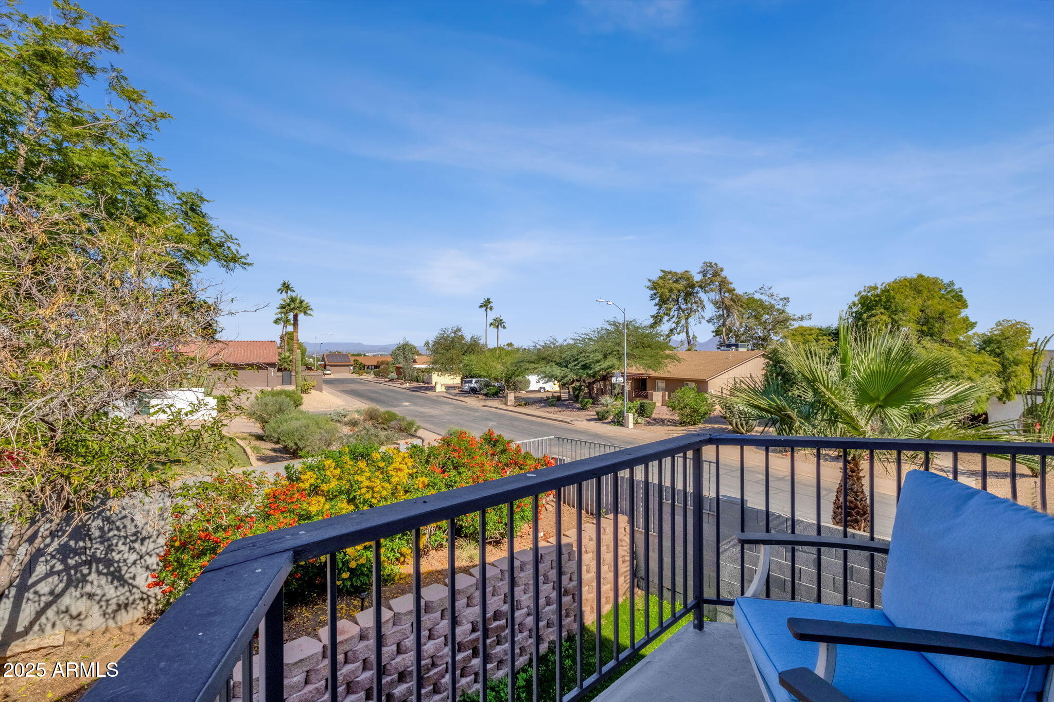 2276 E MERCER Lane