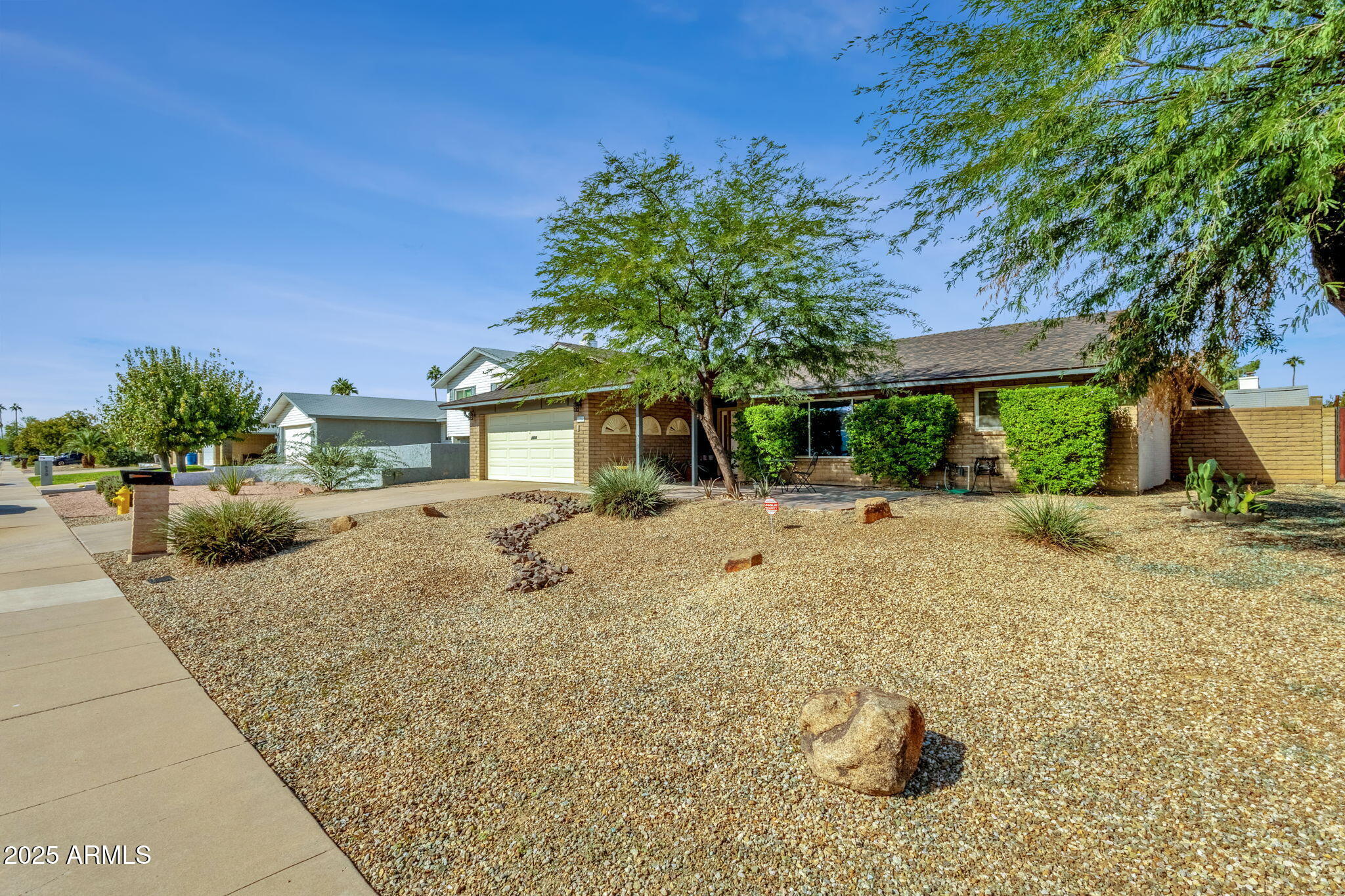 1704 E BELL DE MAR Drive