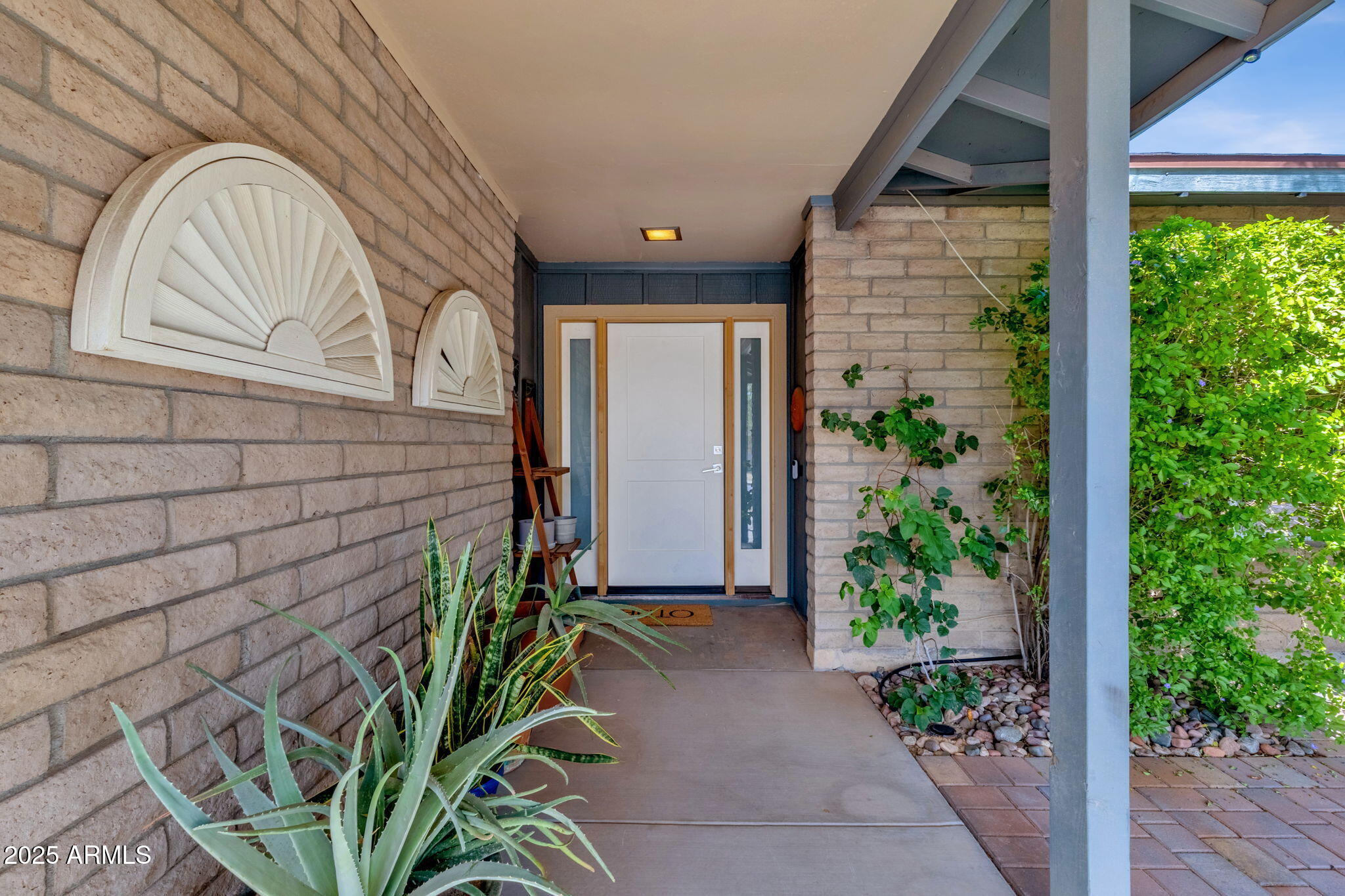 1704 E BELL DE MAR Drive