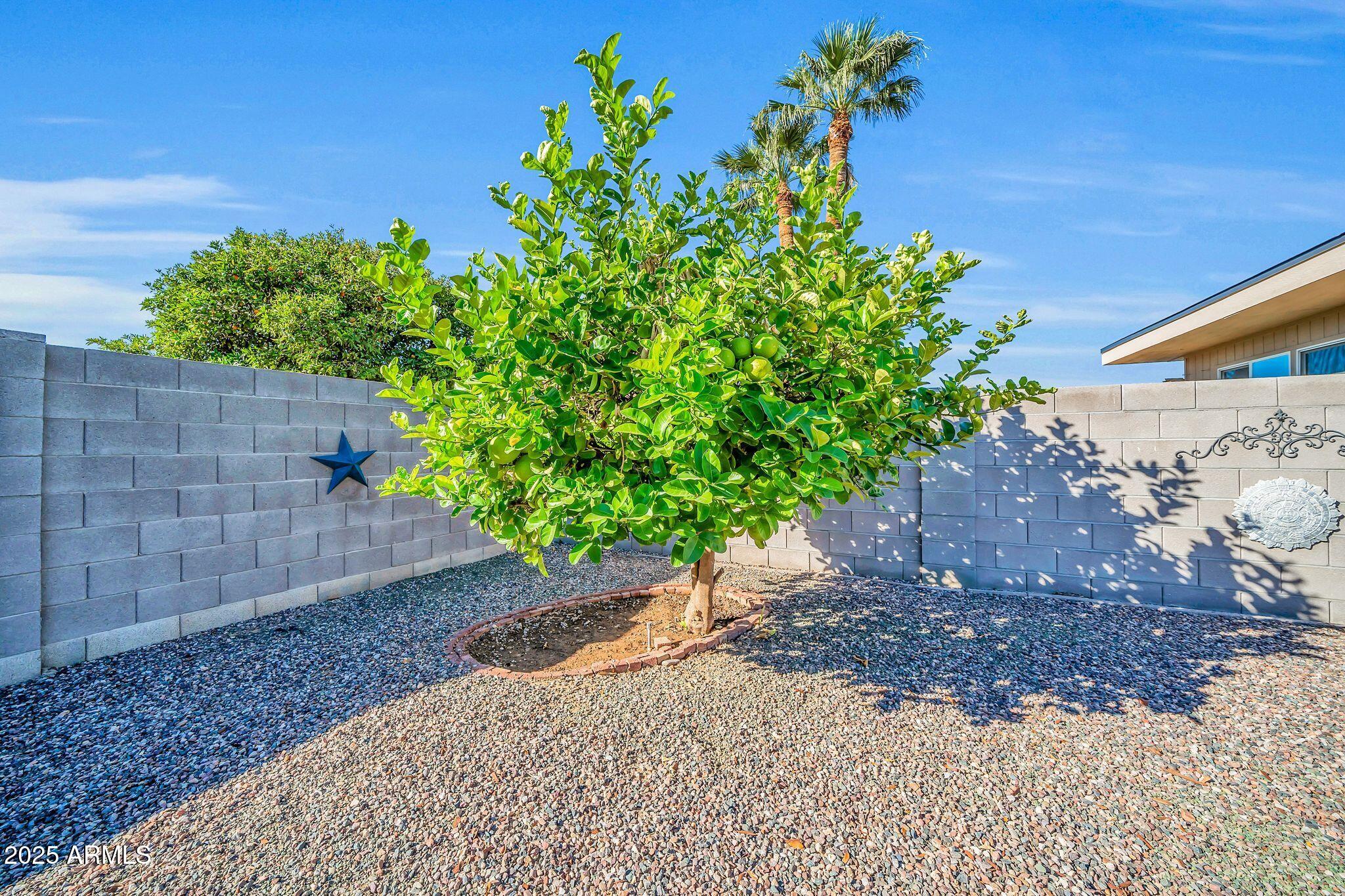 10517 W CUMBERLAND Drive