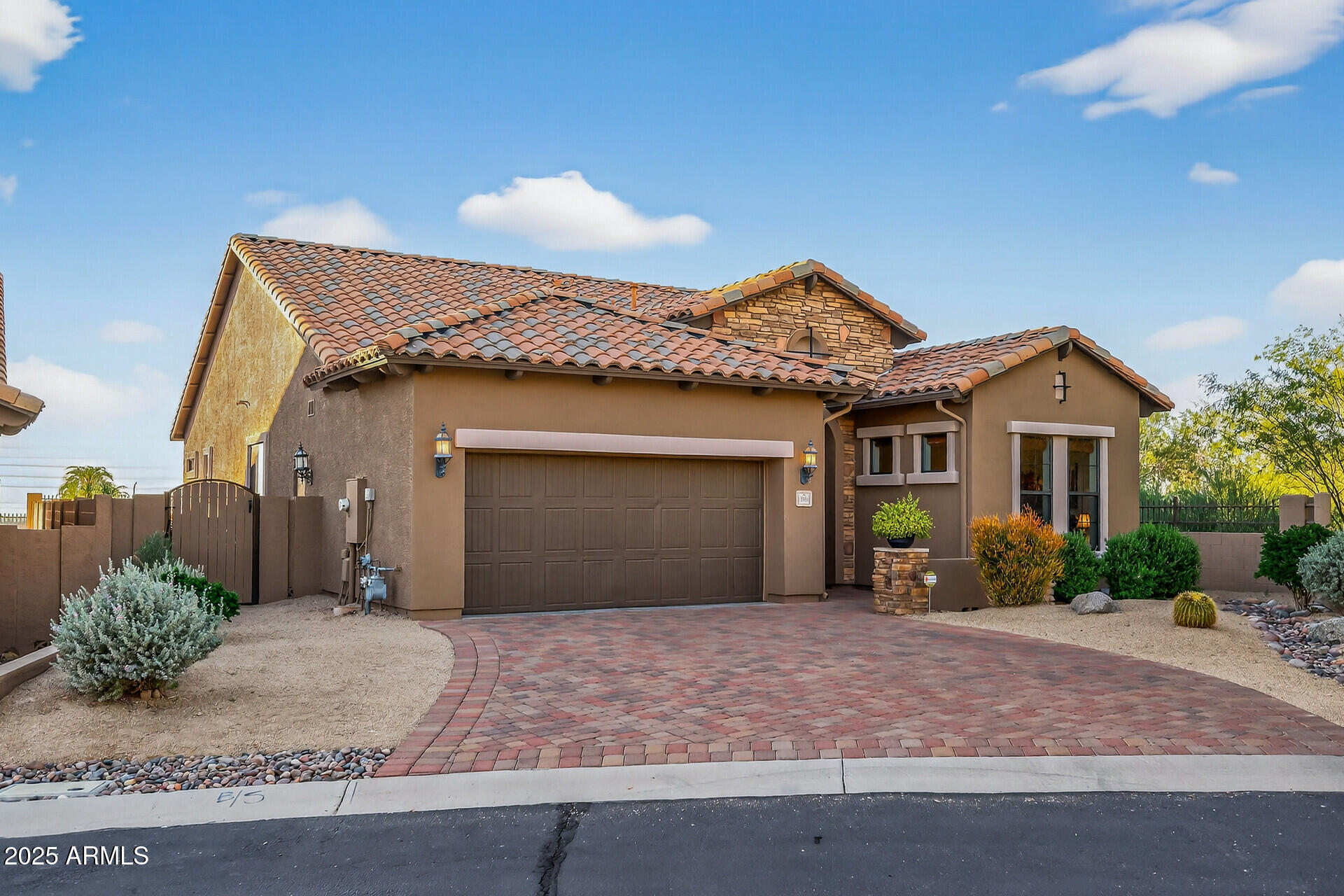 3558 N SONORAN Hills