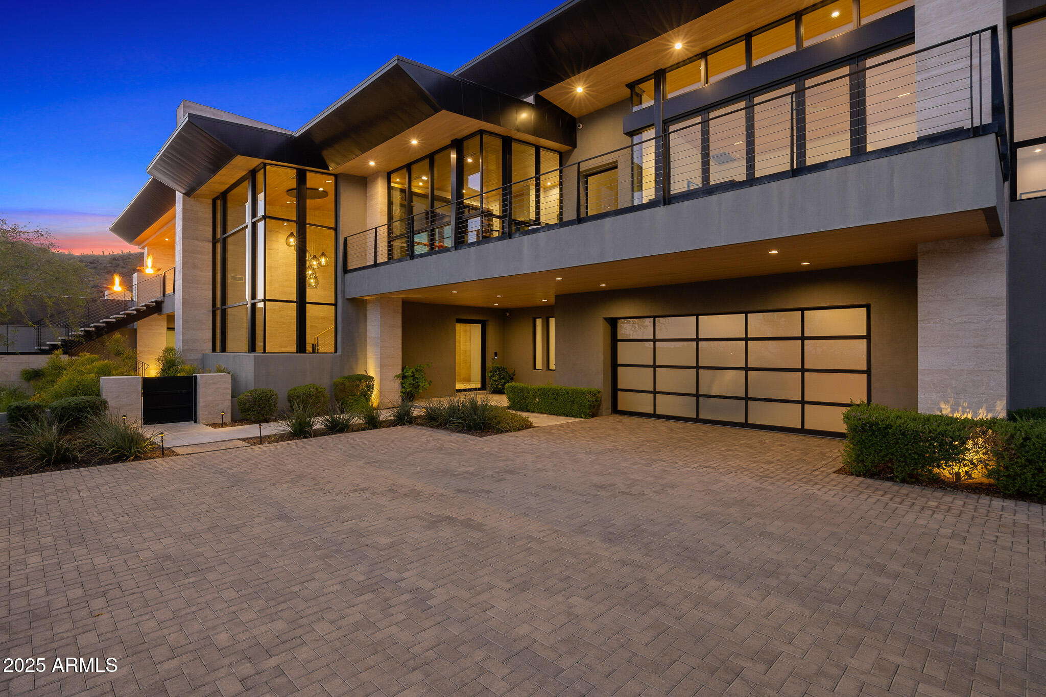 7050 N 39TH Place