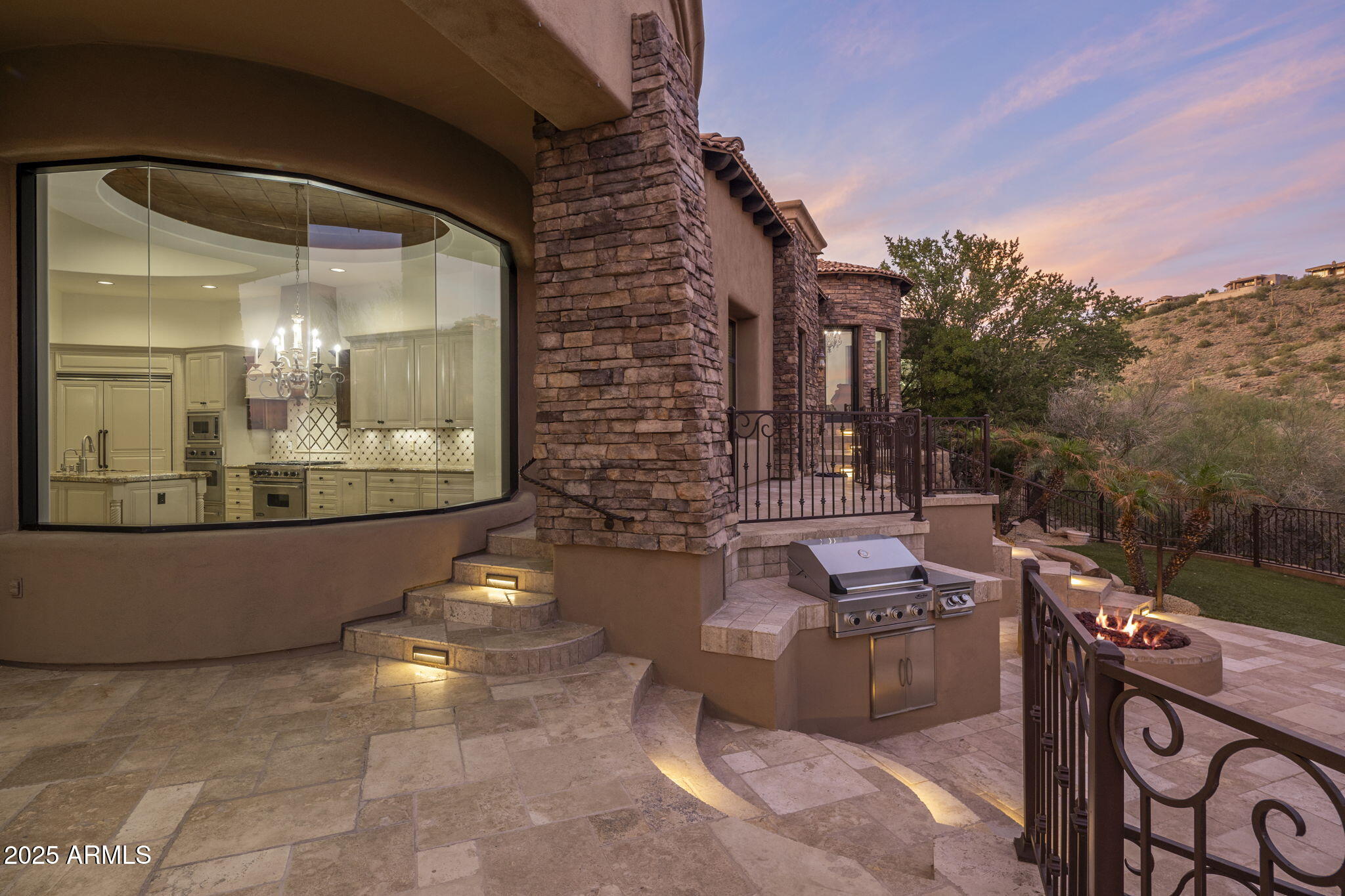 10537 N CRESTVIEW Drive