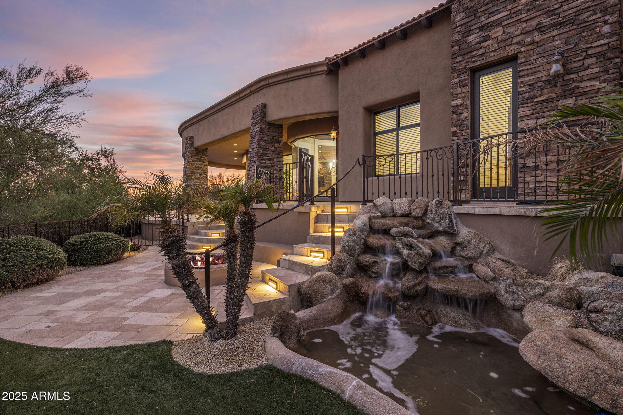 10537 N CRESTVIEW Drive