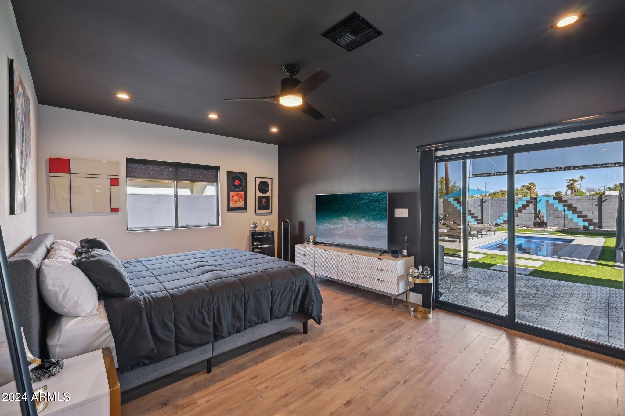 2101 N 25TH Place