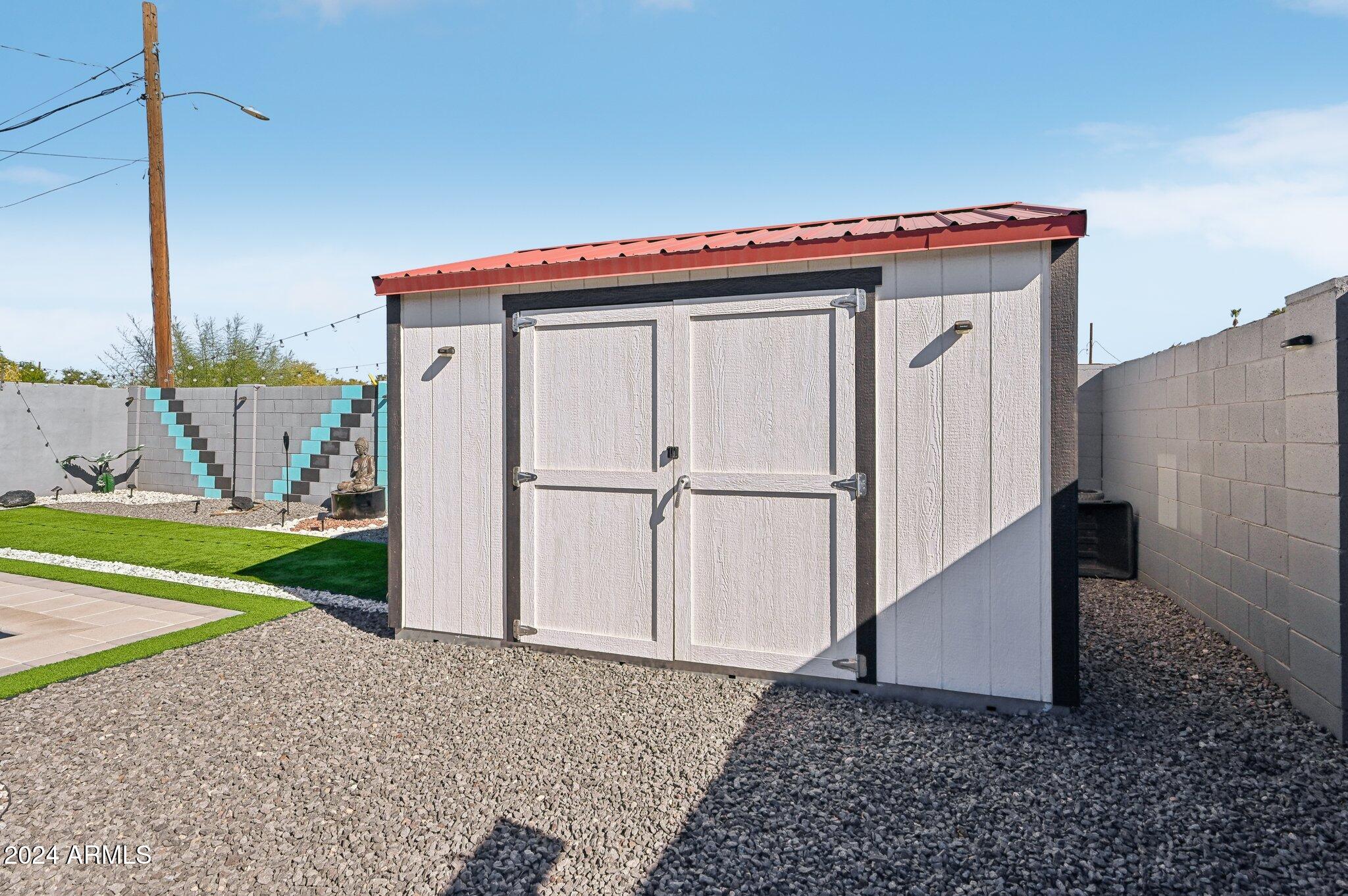 2101 N 25TH Place