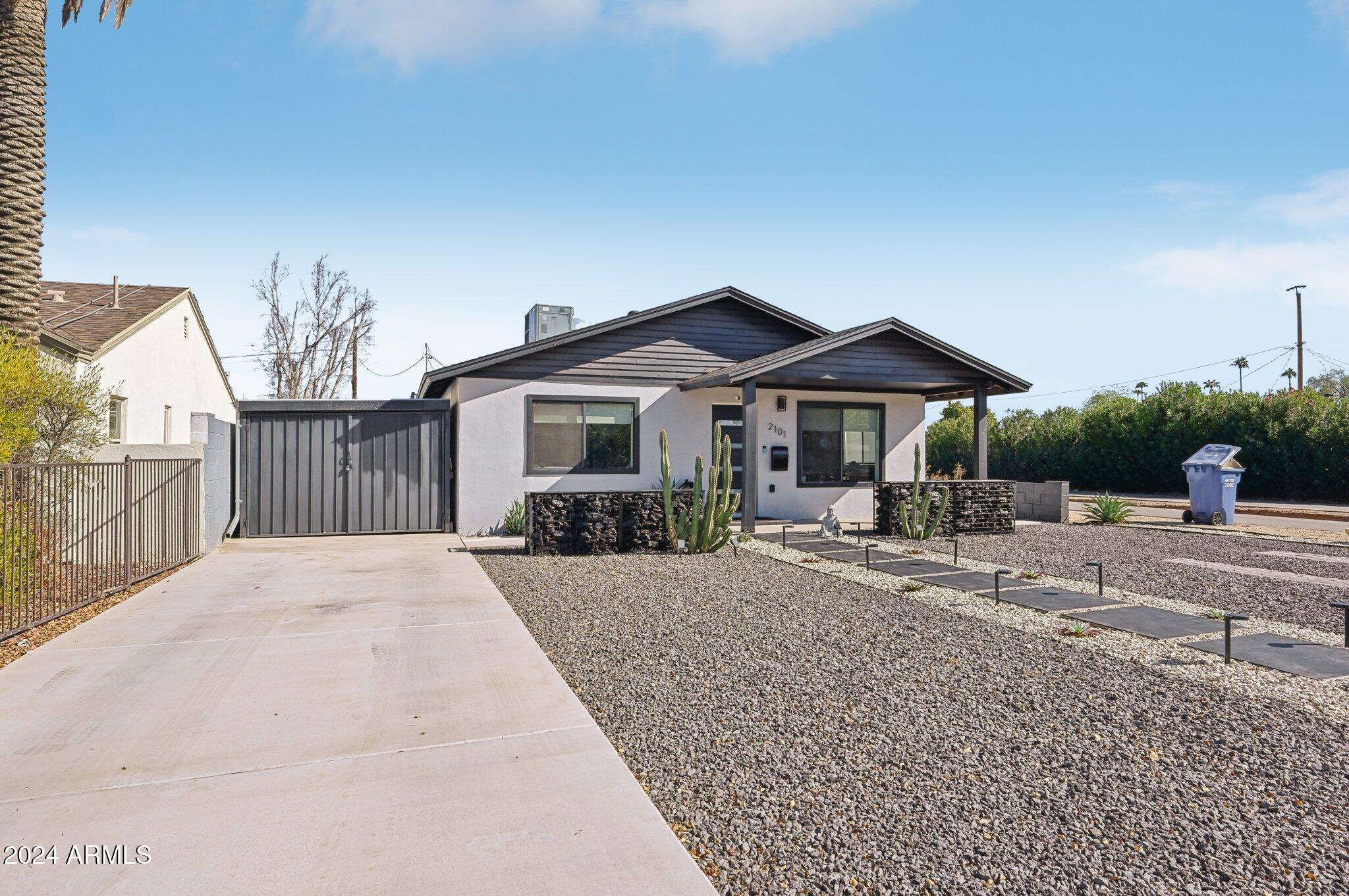 2101 N 25TH Place