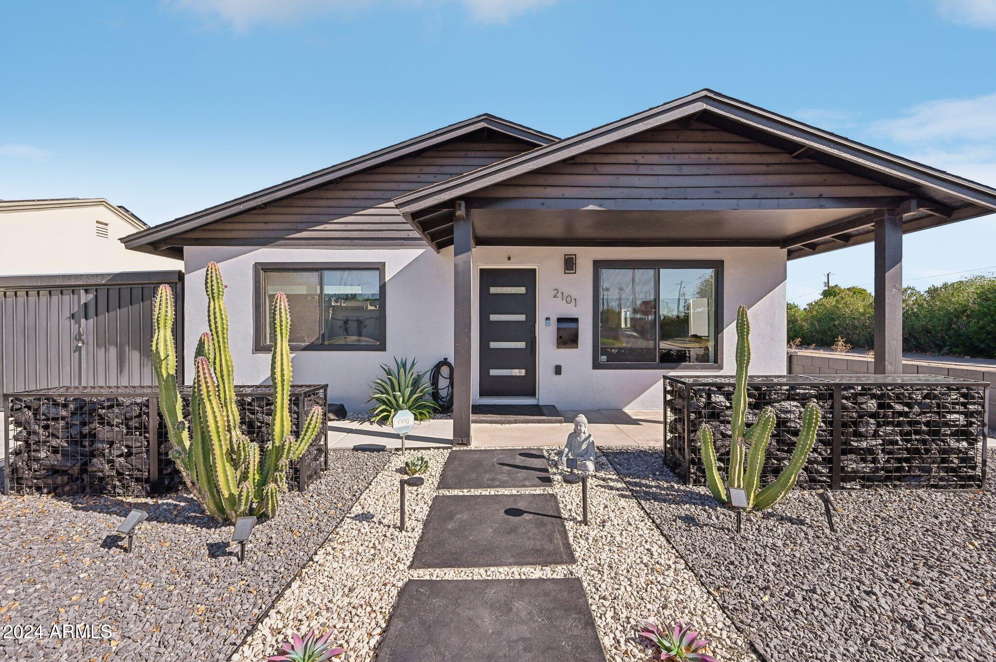 2101 N 25TH Place