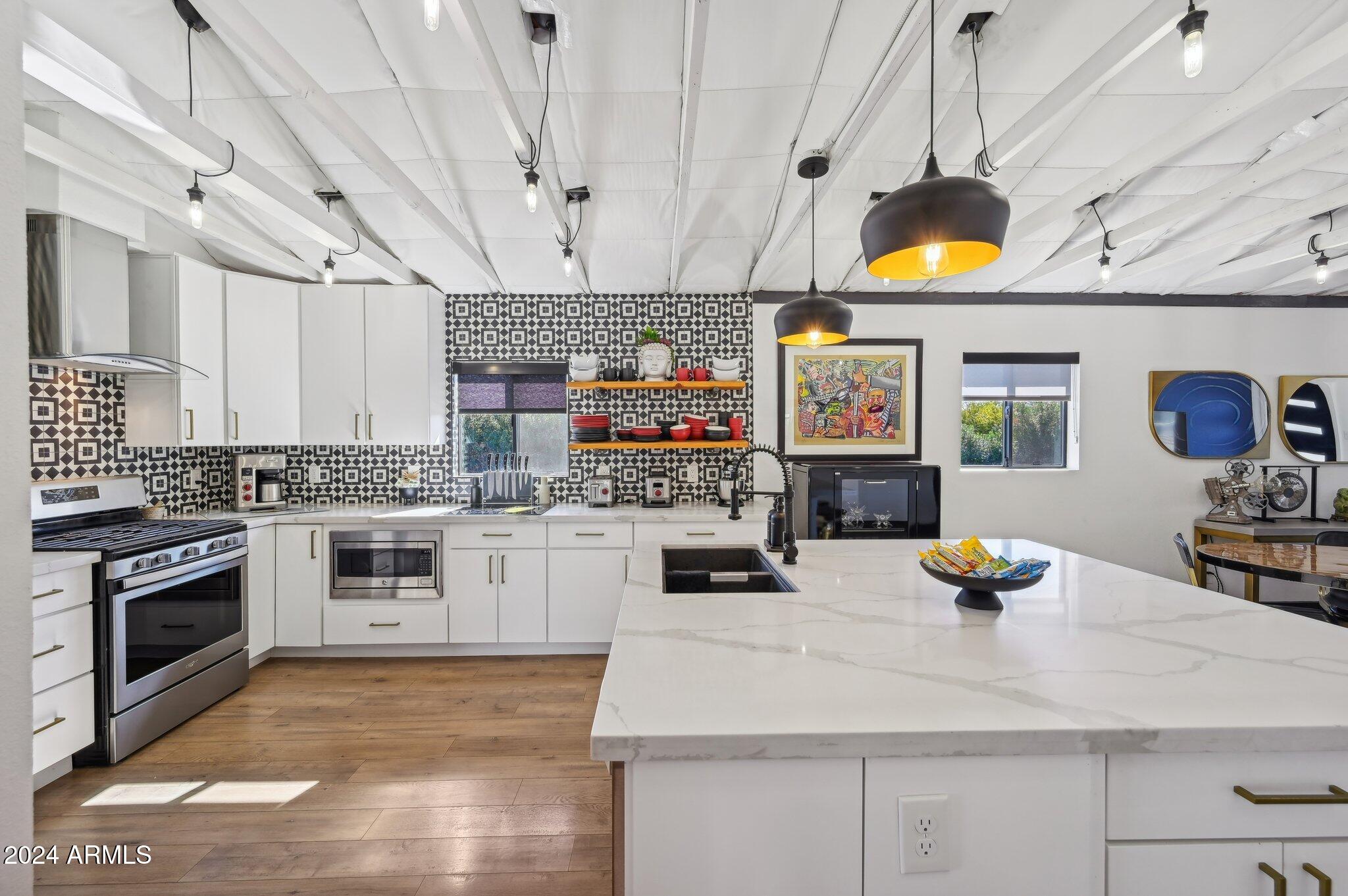 2101 N 25TH Place