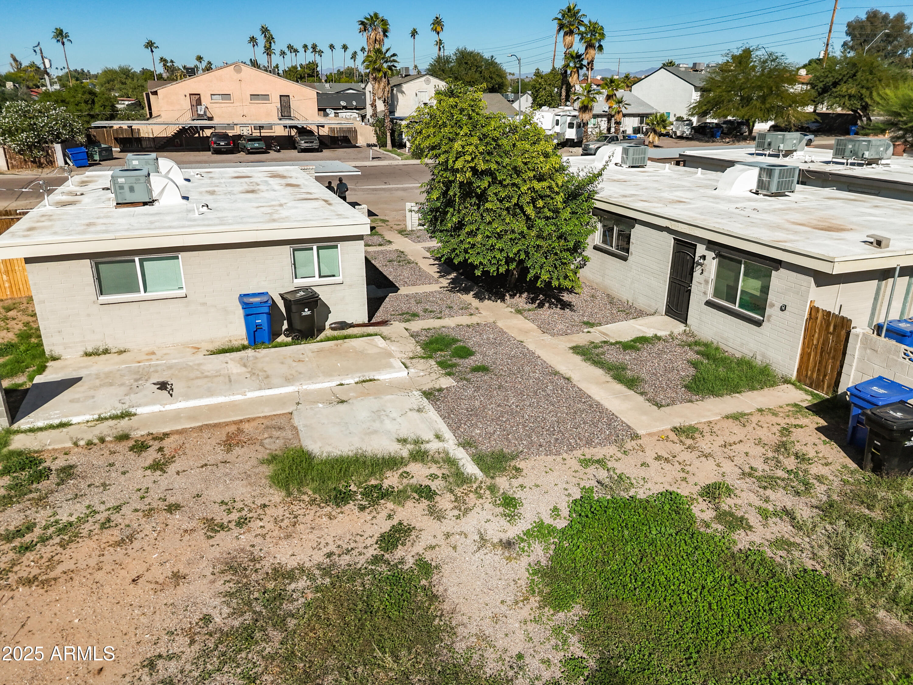 1925 W VILLAGE Drive