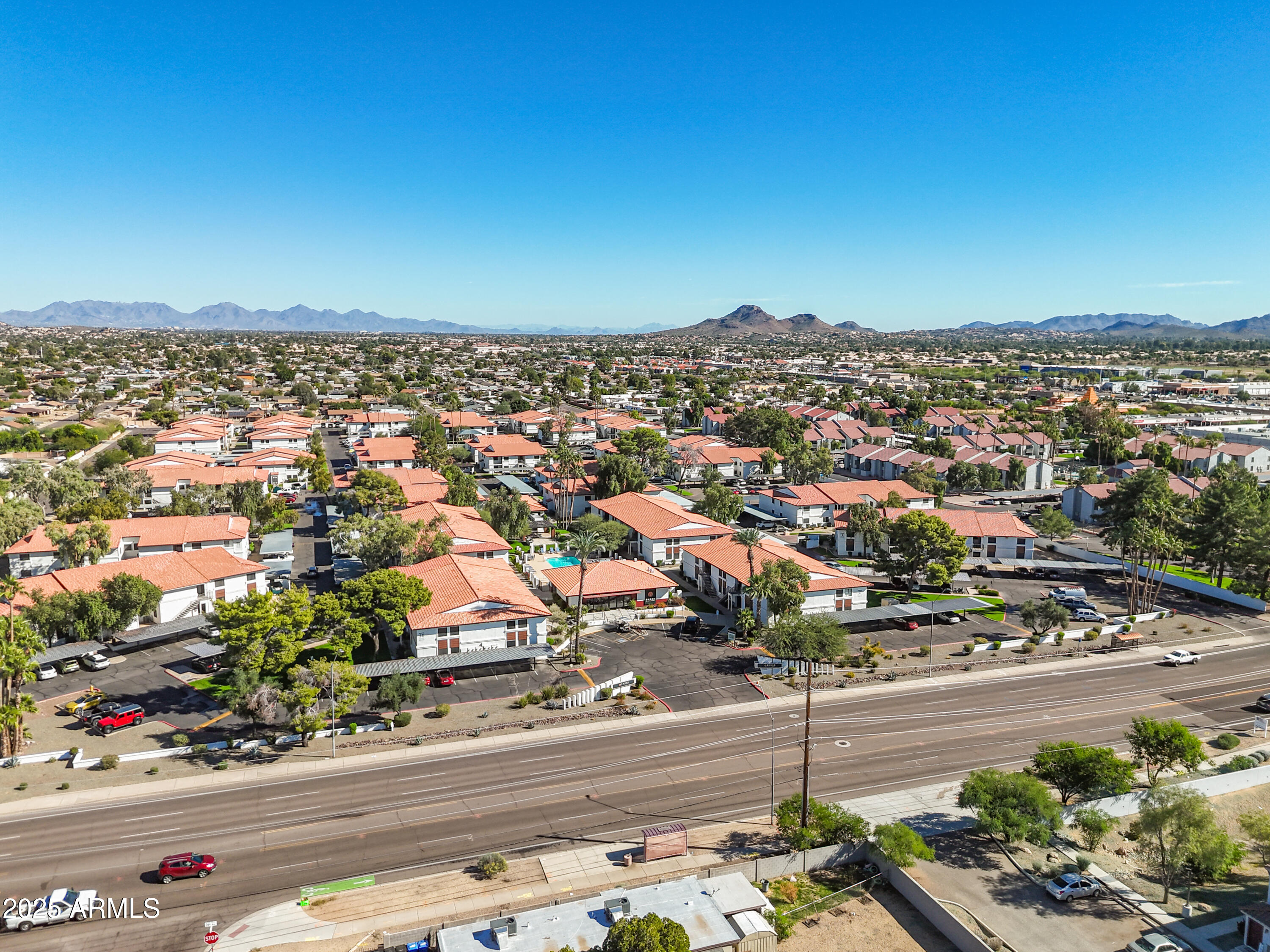 1925 W VILLAGE Drive