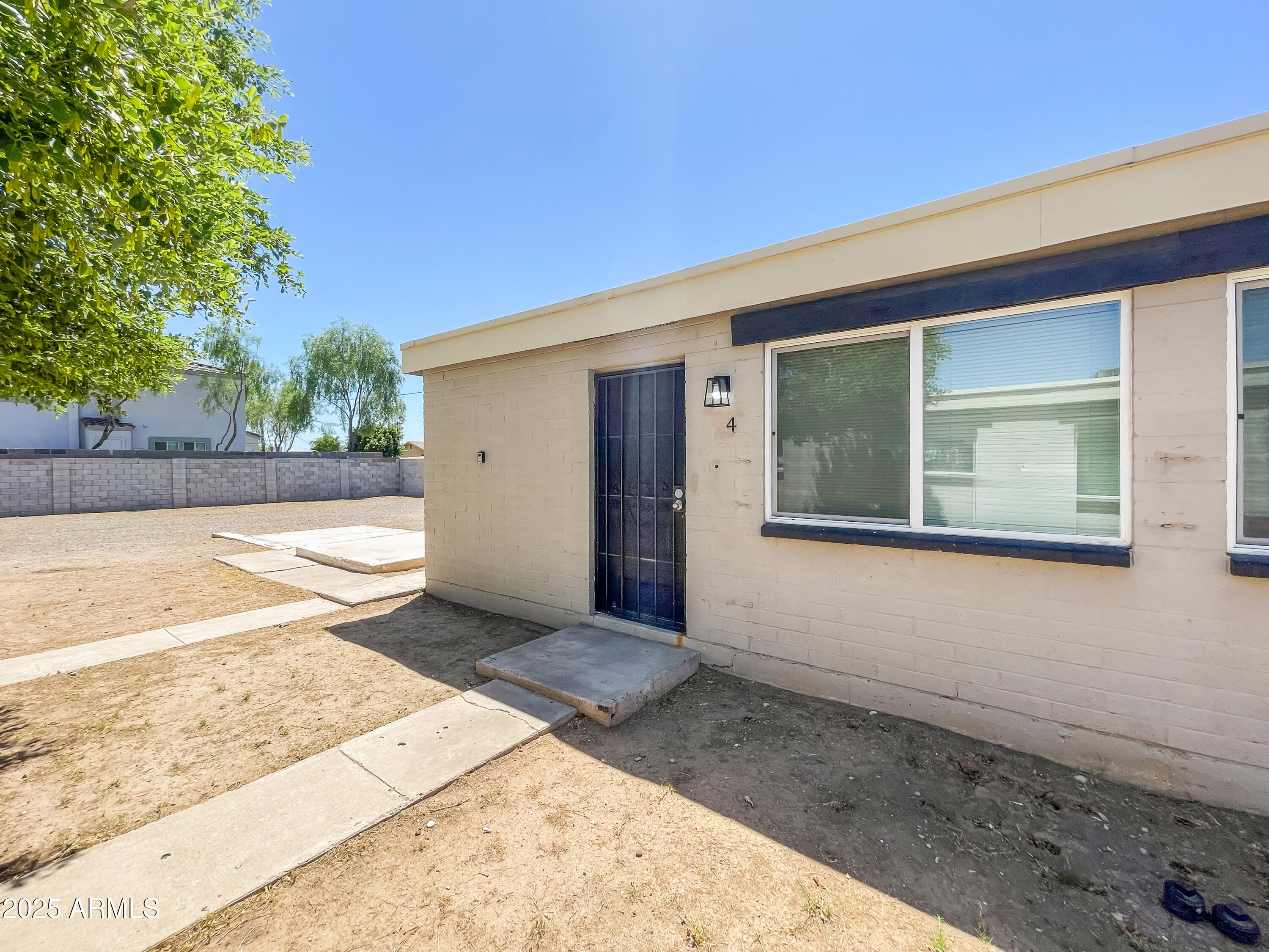1925 W VILLAGE Drive