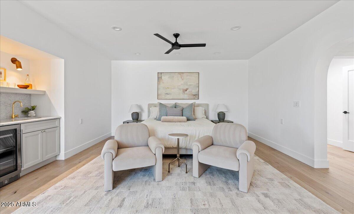 3800 E LINCOLN Drive 54