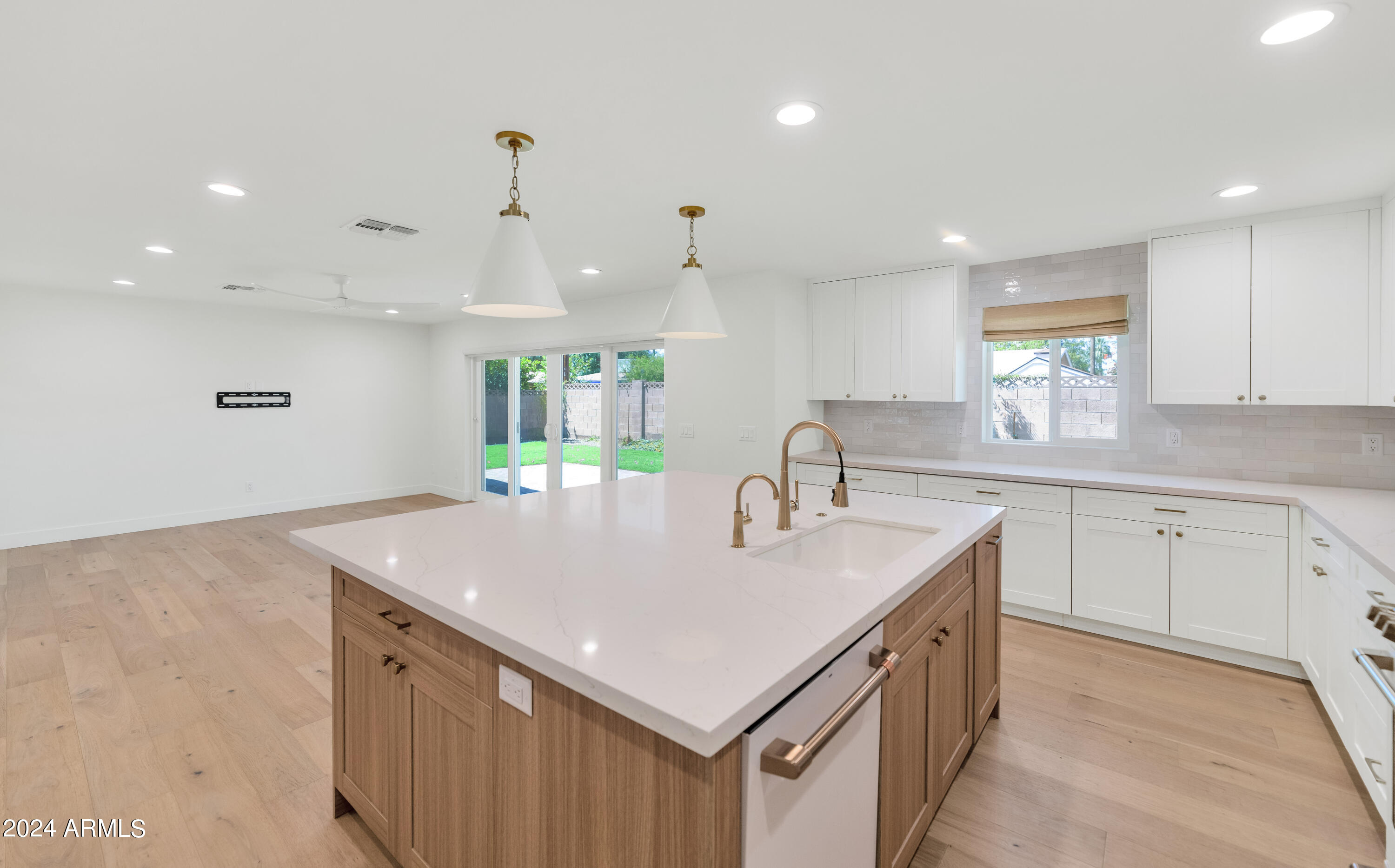 4154 N 35TH Place