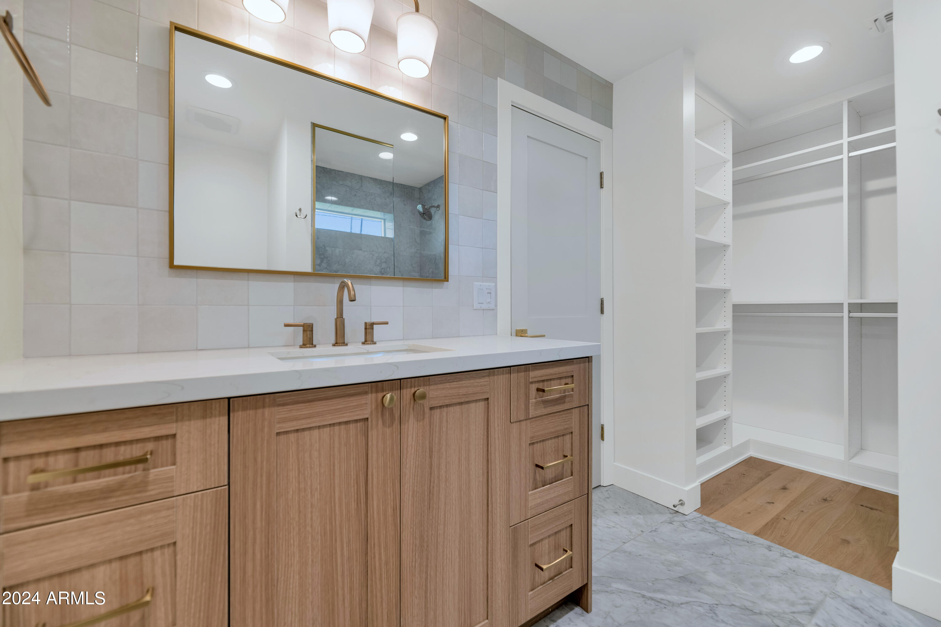 4154 N 35TH Place