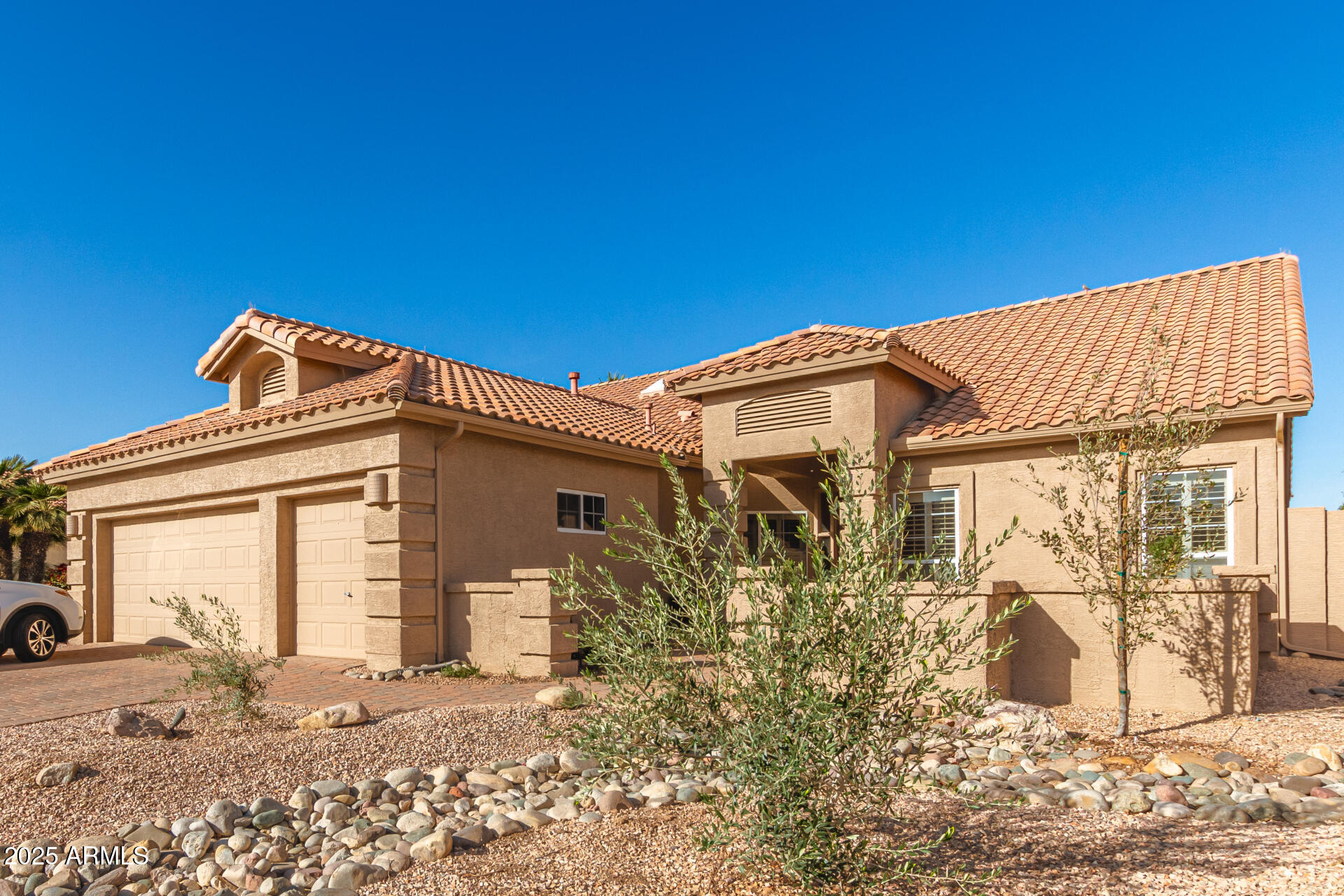 9312 E ARROWVALE Drive