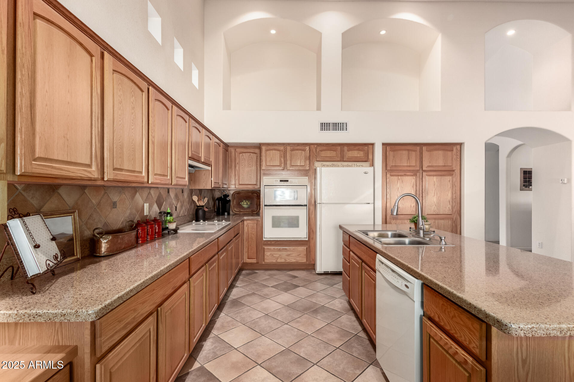 9312 E ARROWVALE Drive