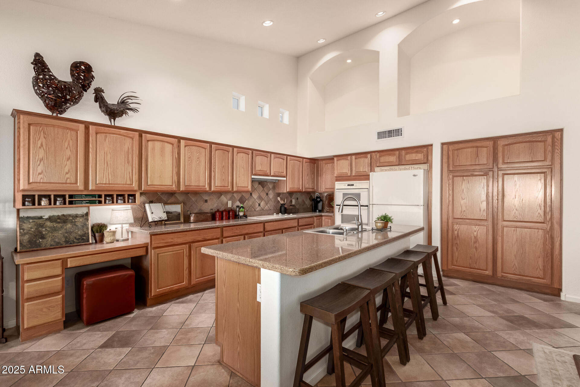 9312 E ARROWVALE Drive