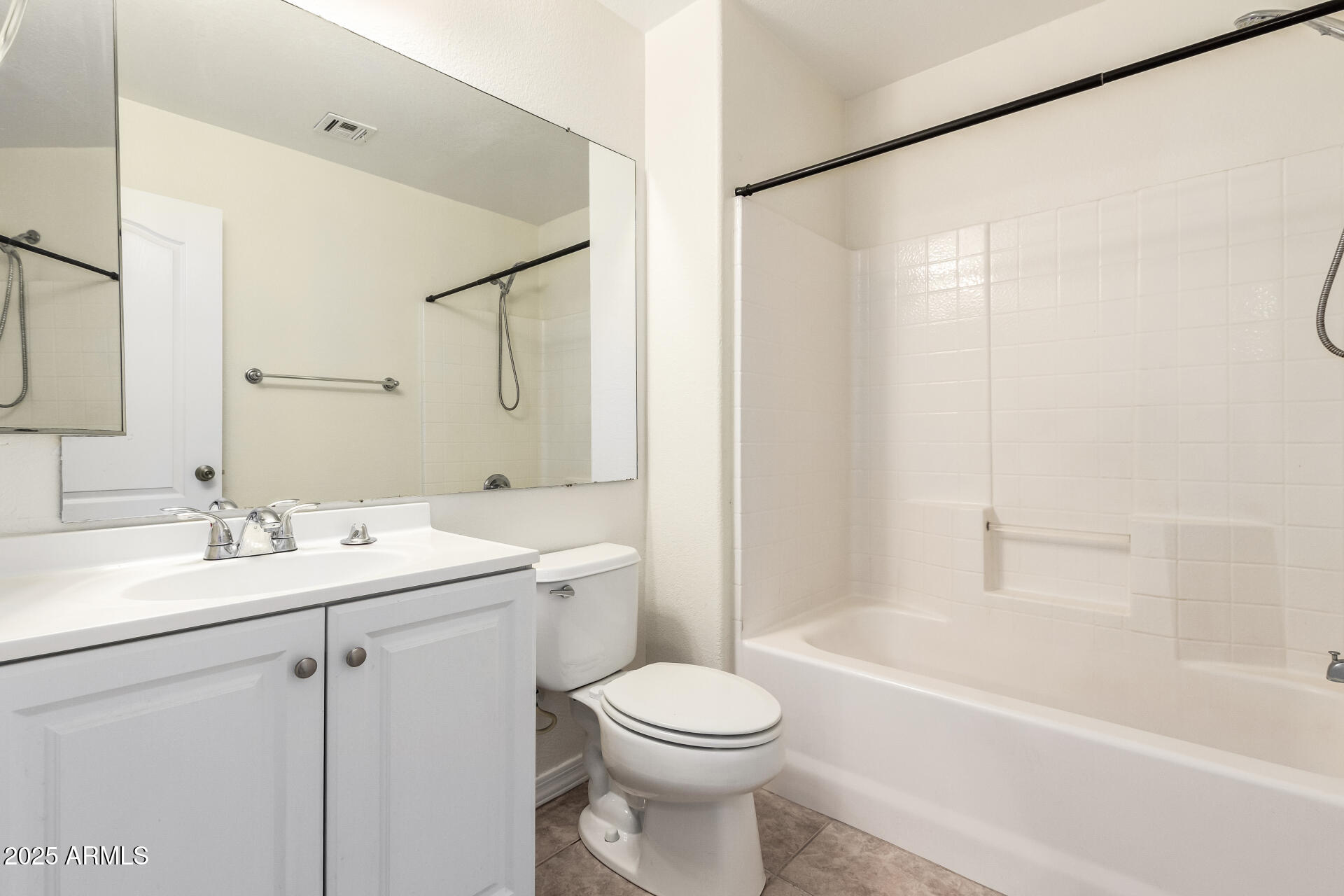 2201 N COMANCHE Drive 1104