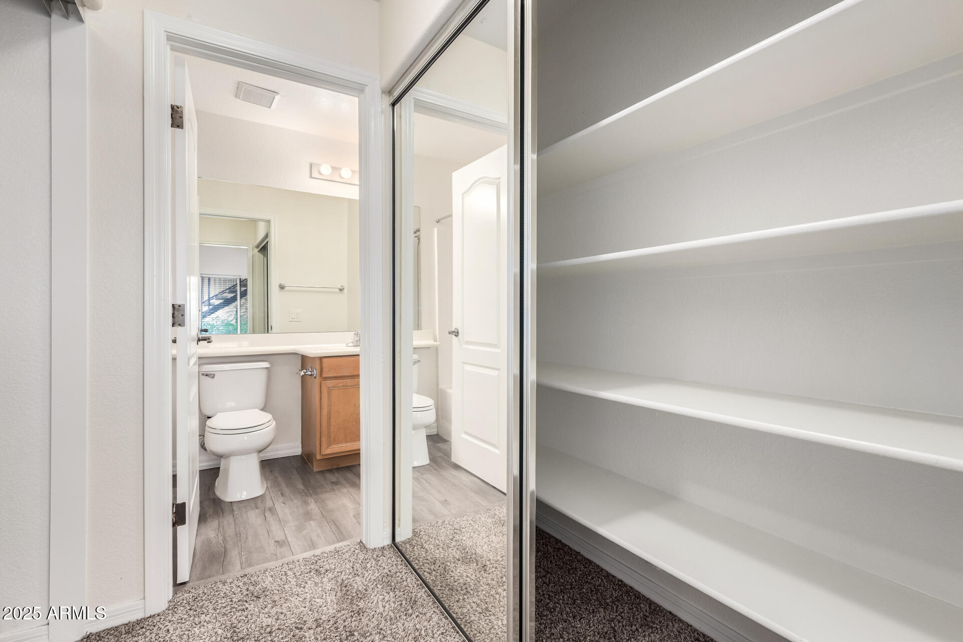 2201 N COMANCHE Drive 1104