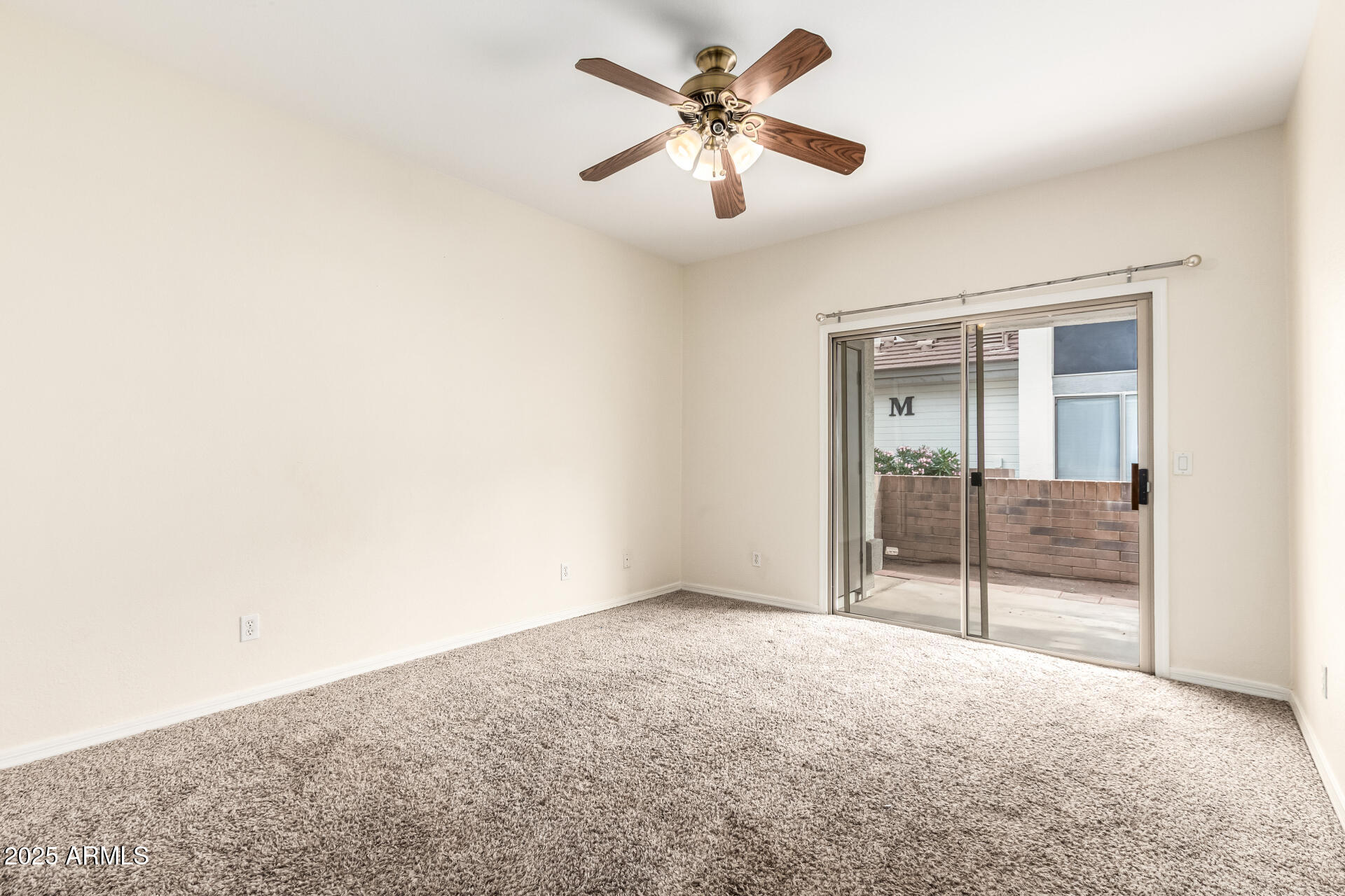 2201 N COMANCHE Drive 1104