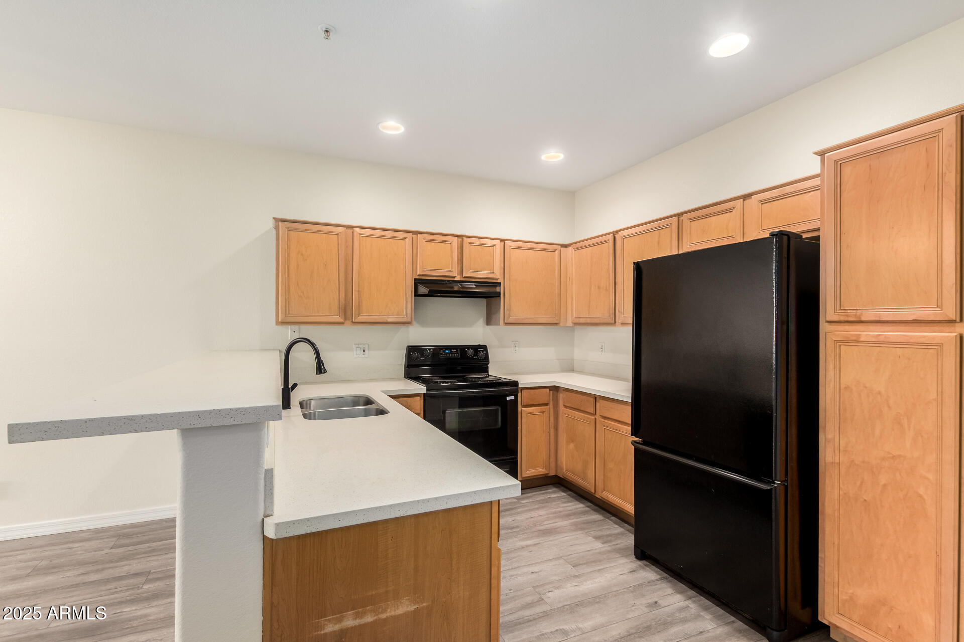 2201 N COMANCHE Drive 1104