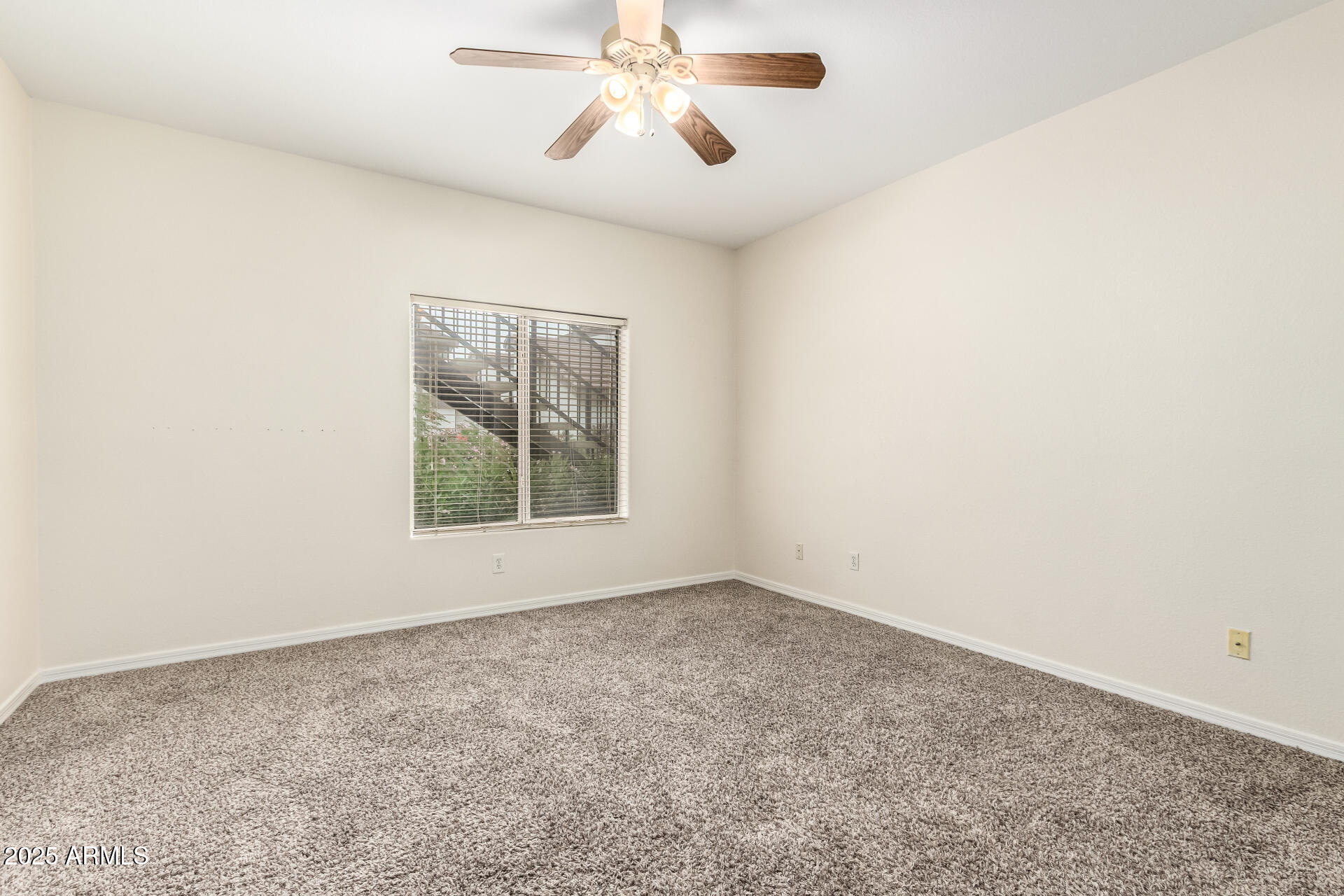 2201 N COMANCHE Drive 1104