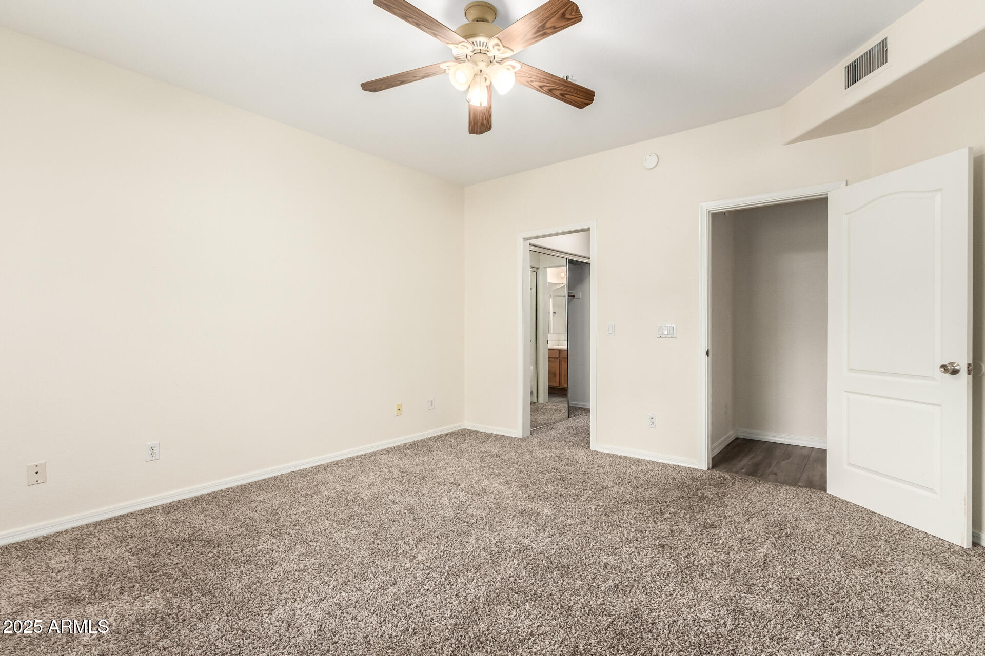 2201 N COMANCHE Drive 1104