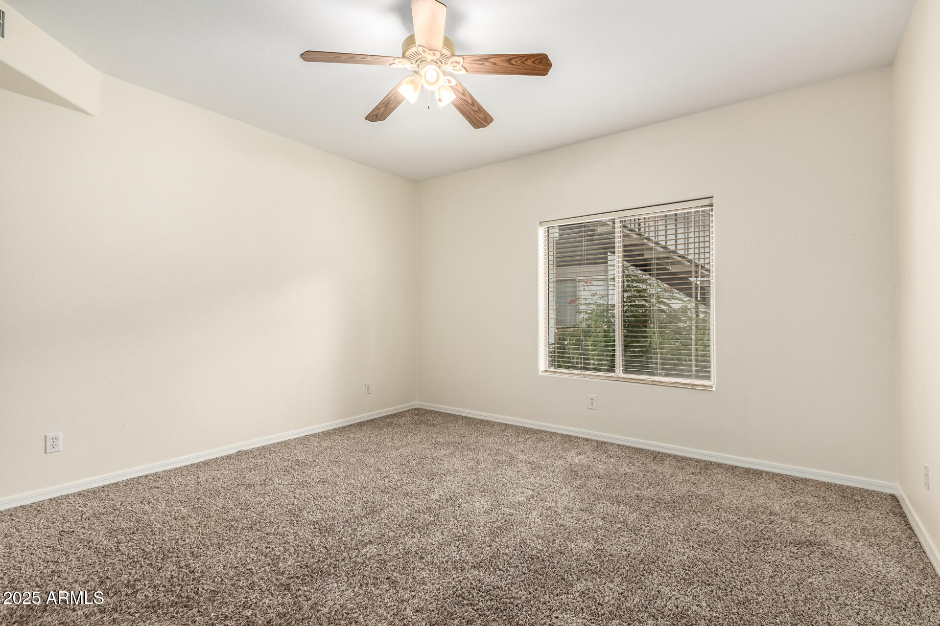 2201 N COMANCHE Drive 1104