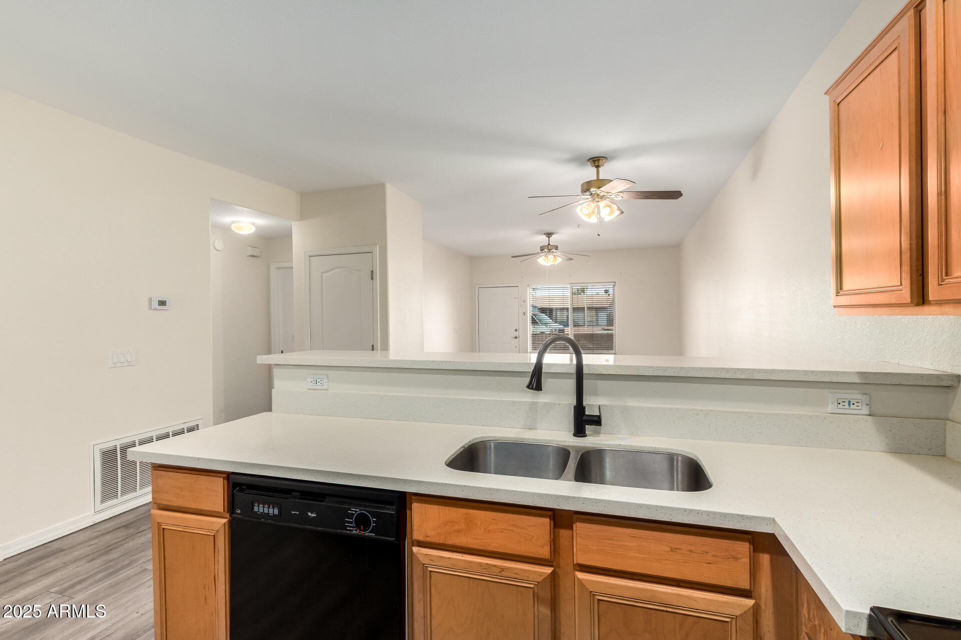 2201 N COMANCHE Drive 1104