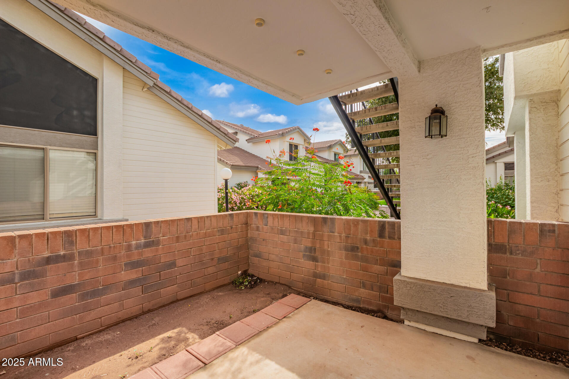 2201 N COMANCHE Drive 1104