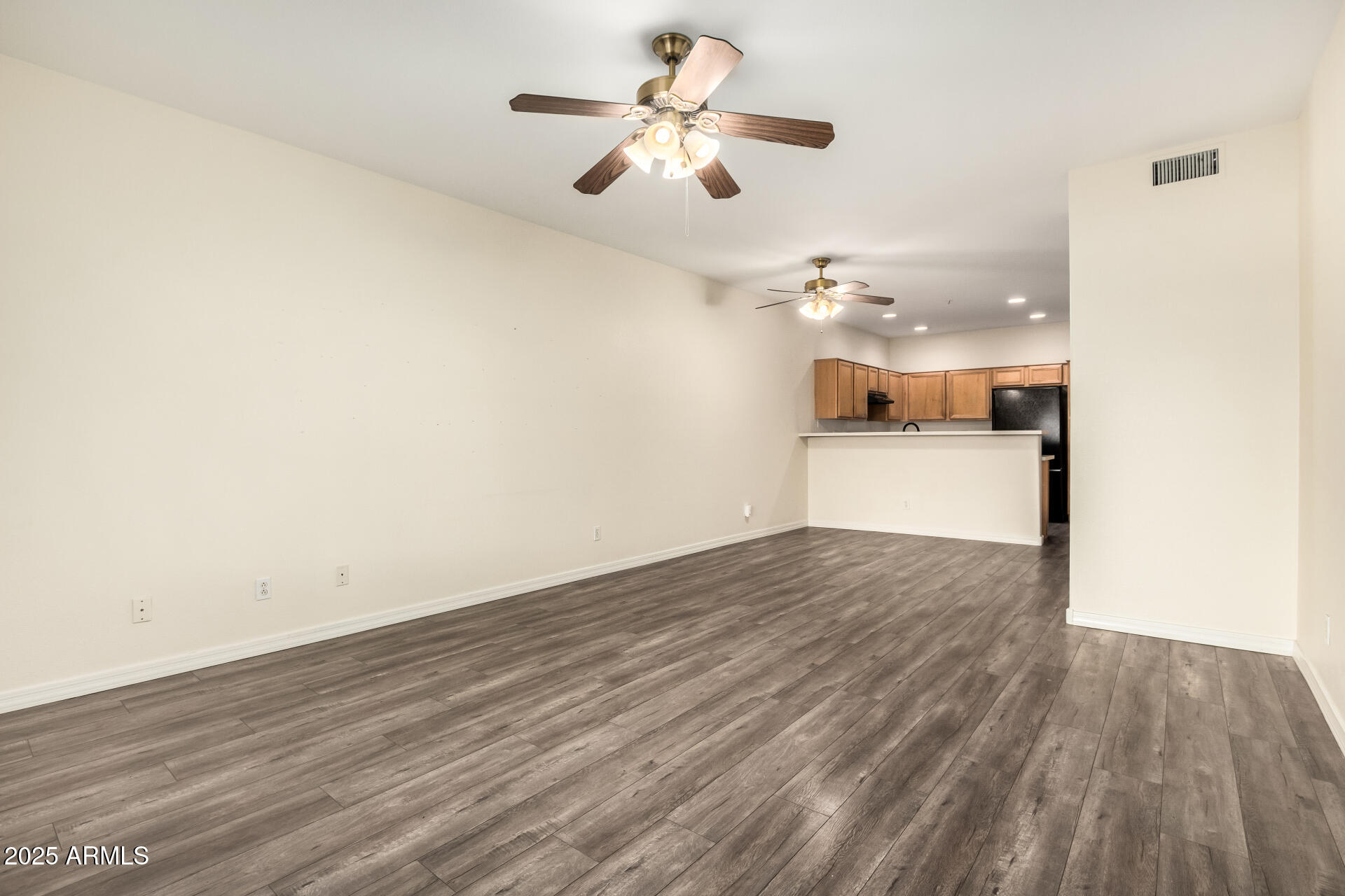 2201 N COMANCHE Drive 1104