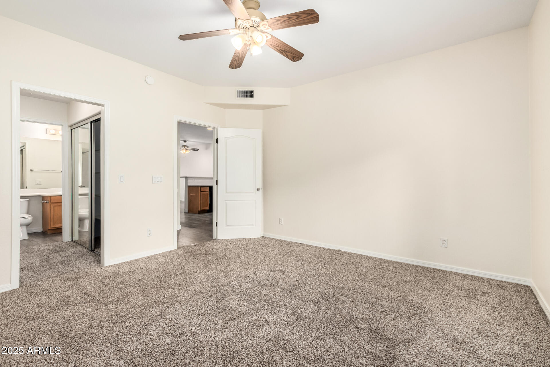 2201 N COMANCHE Drive 1104