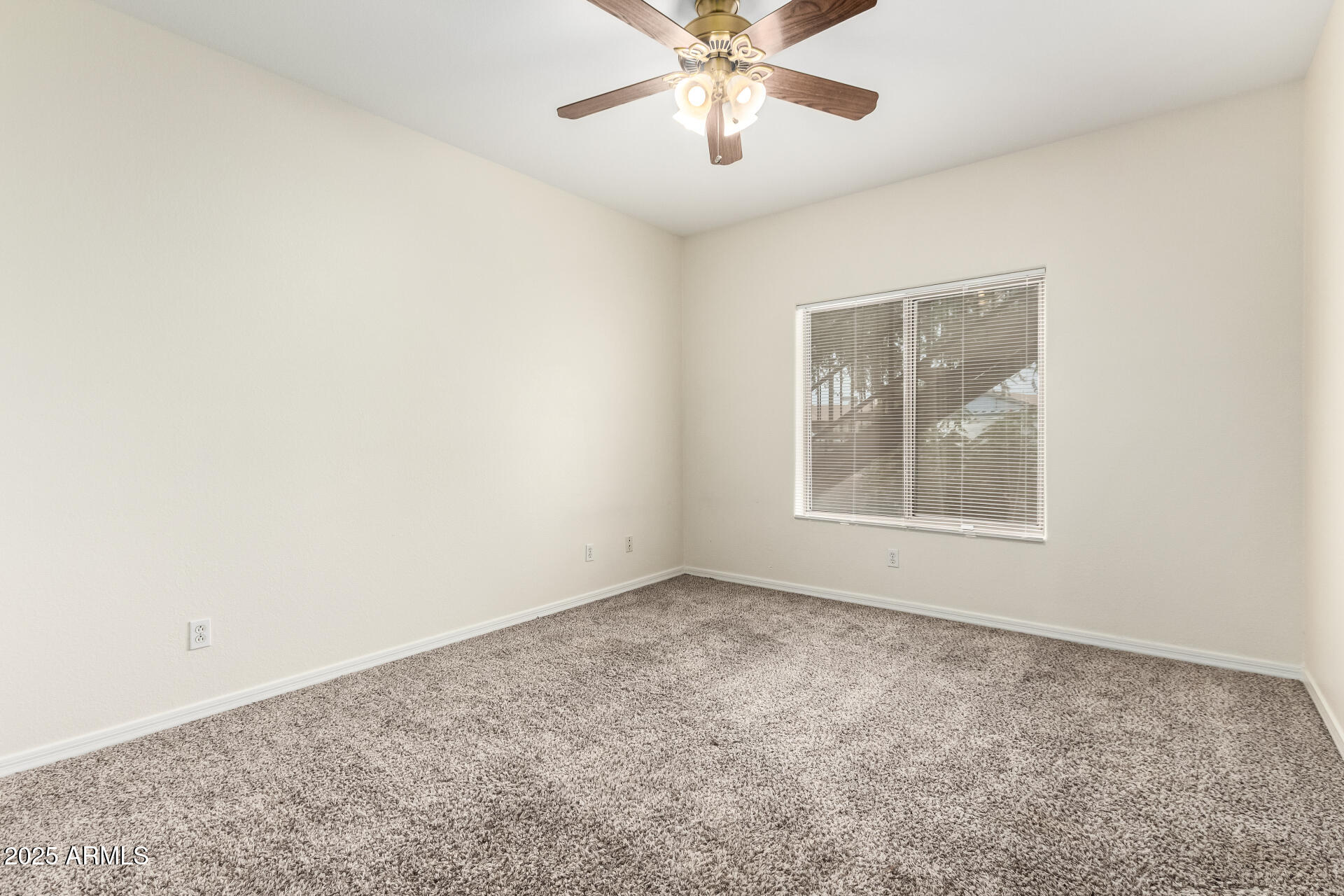 2201 N COMANCHE Drive 1104