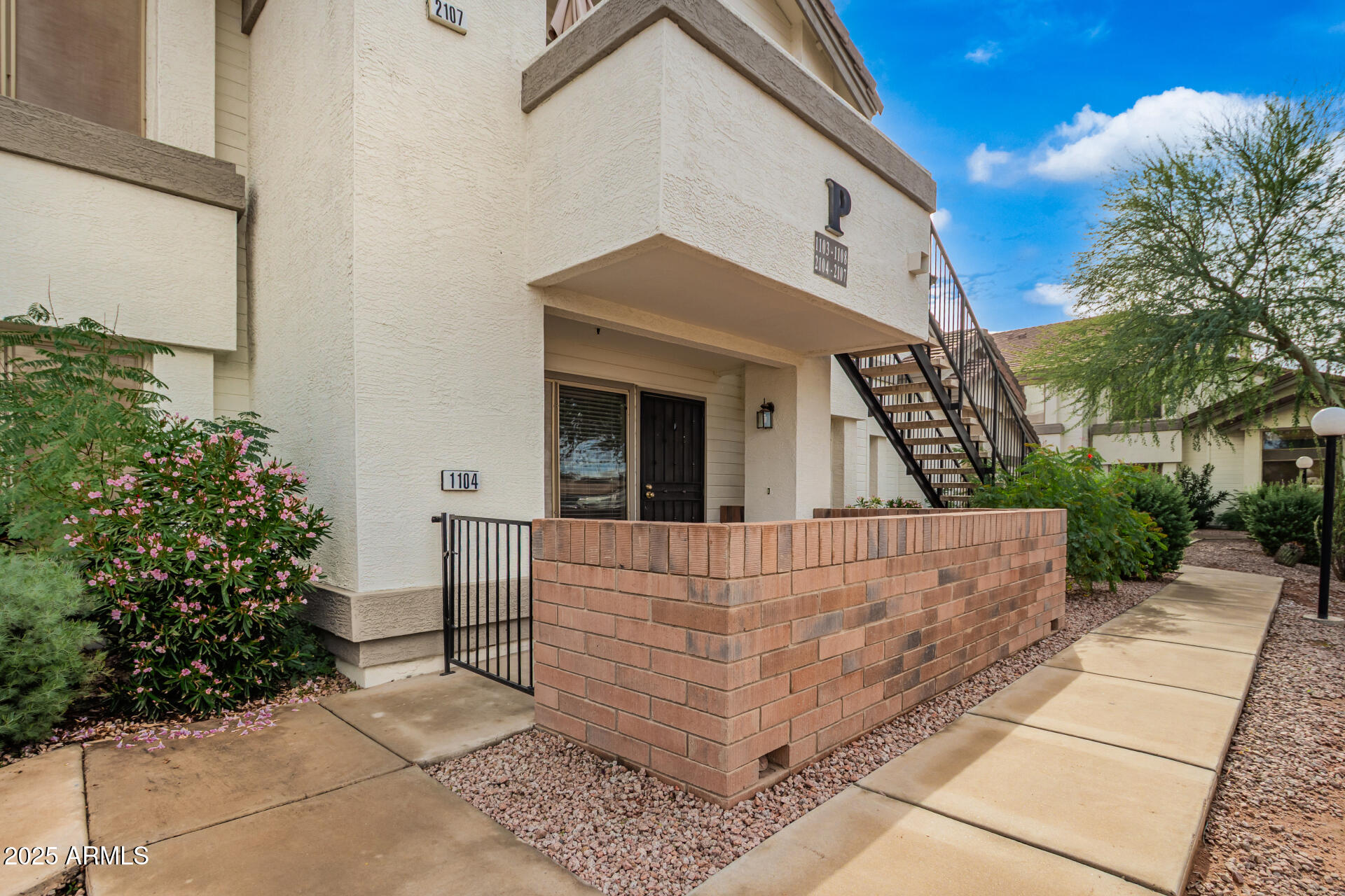 2201 N COMANCHE Drive 1104
