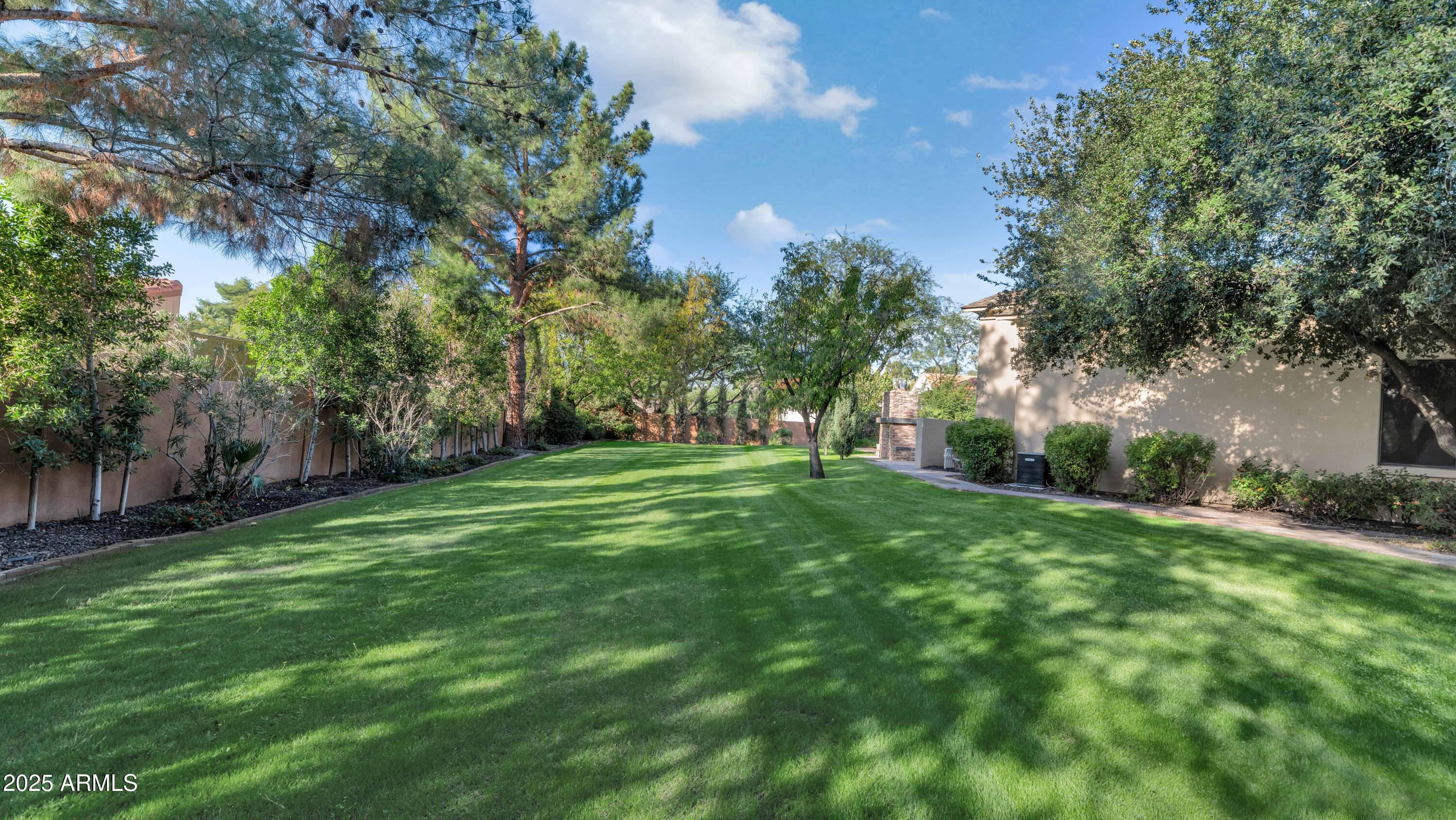 7233 E ROYAL PALM Road