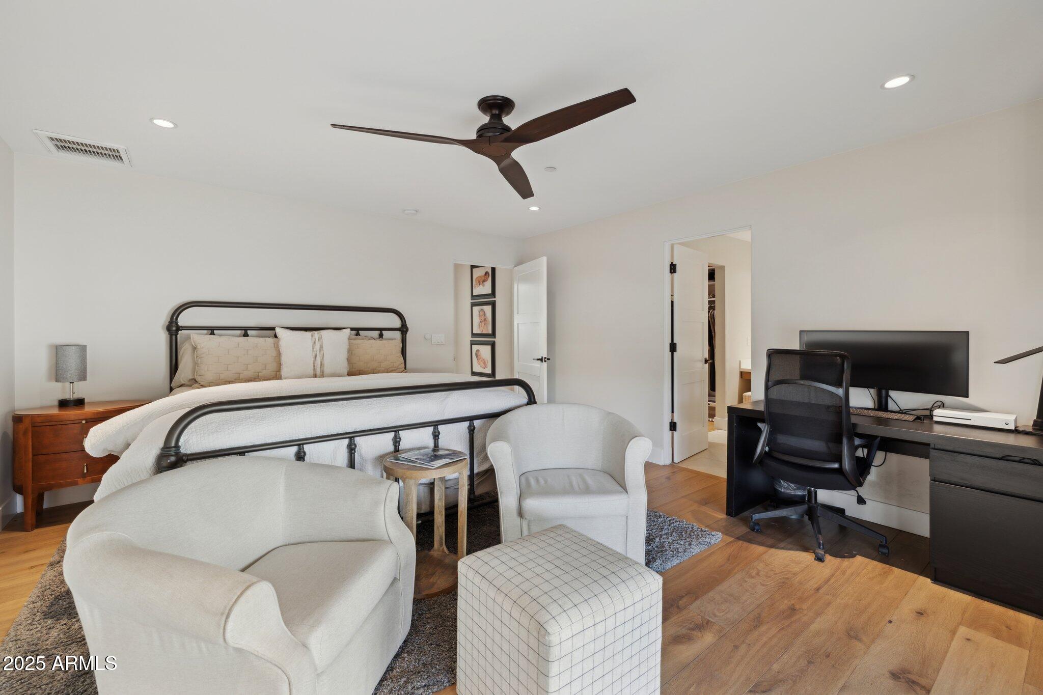 8429 N VIA LINDA
