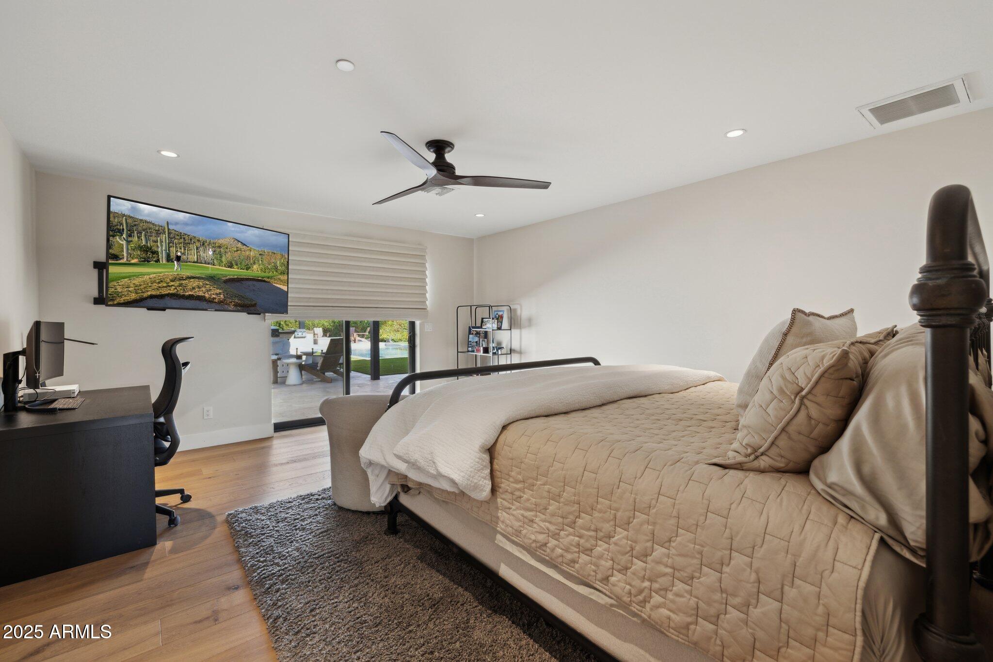 8429 N VIA LINDA