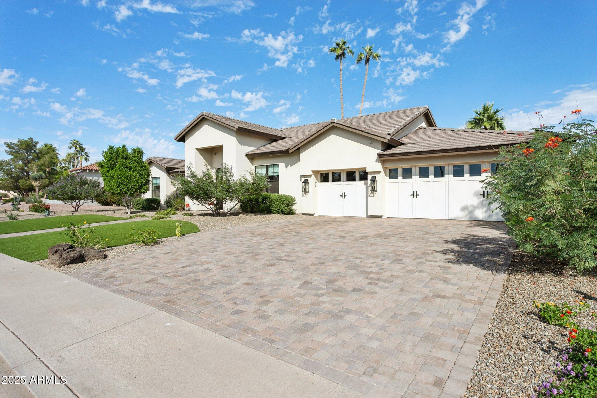 8429 N VIA LINDA