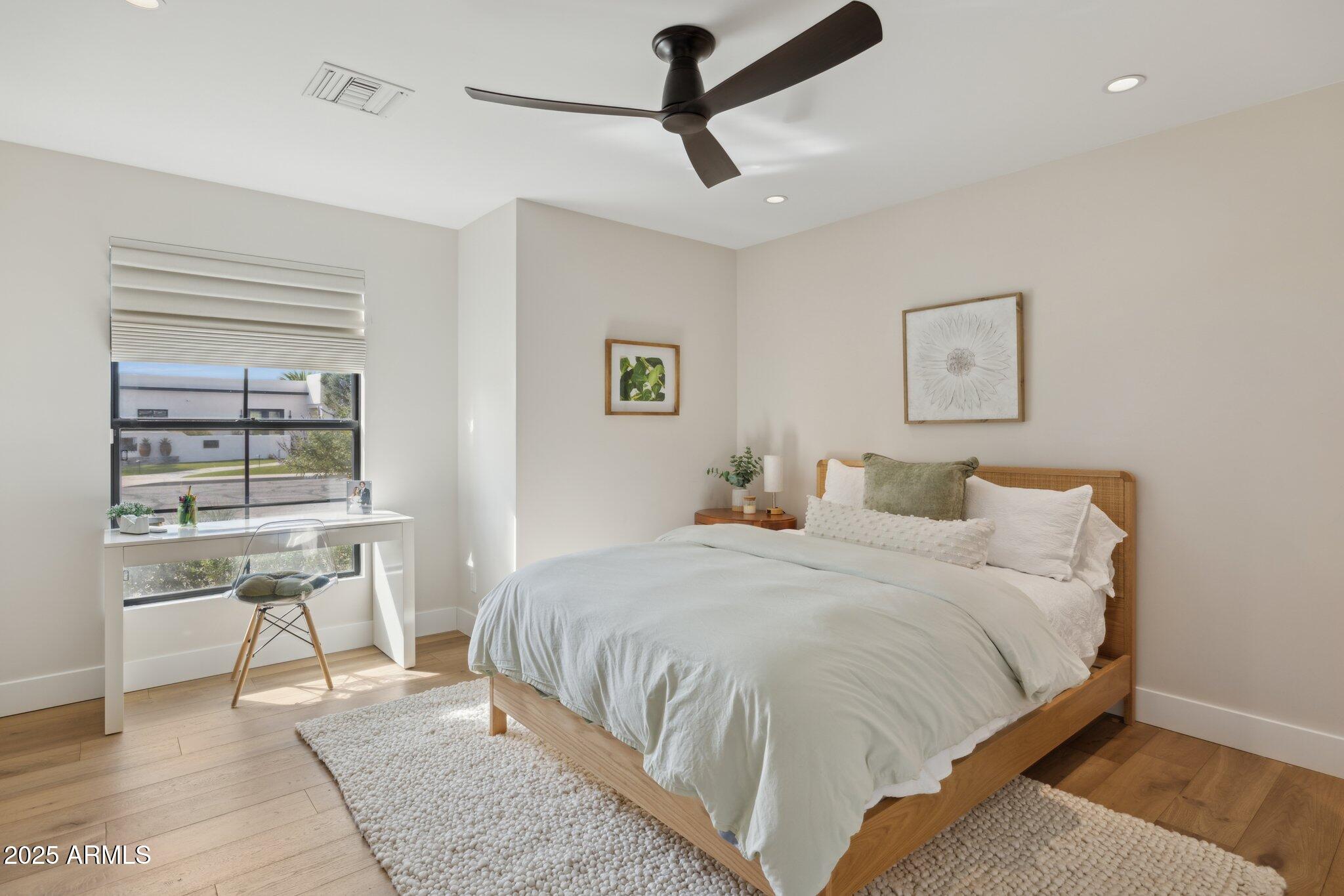 8429 N VIA LINDA