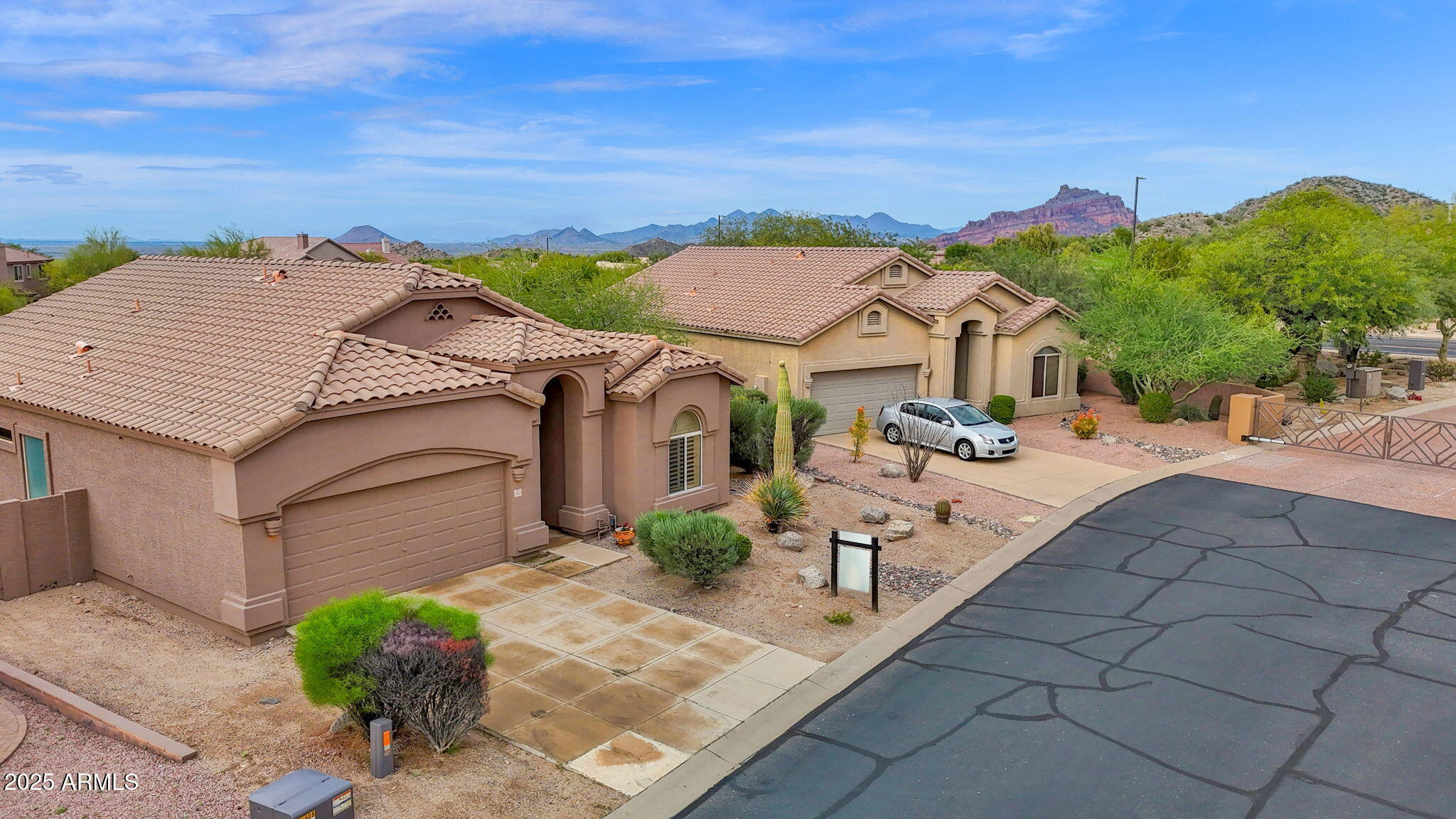 3662 N DESERT OASIS