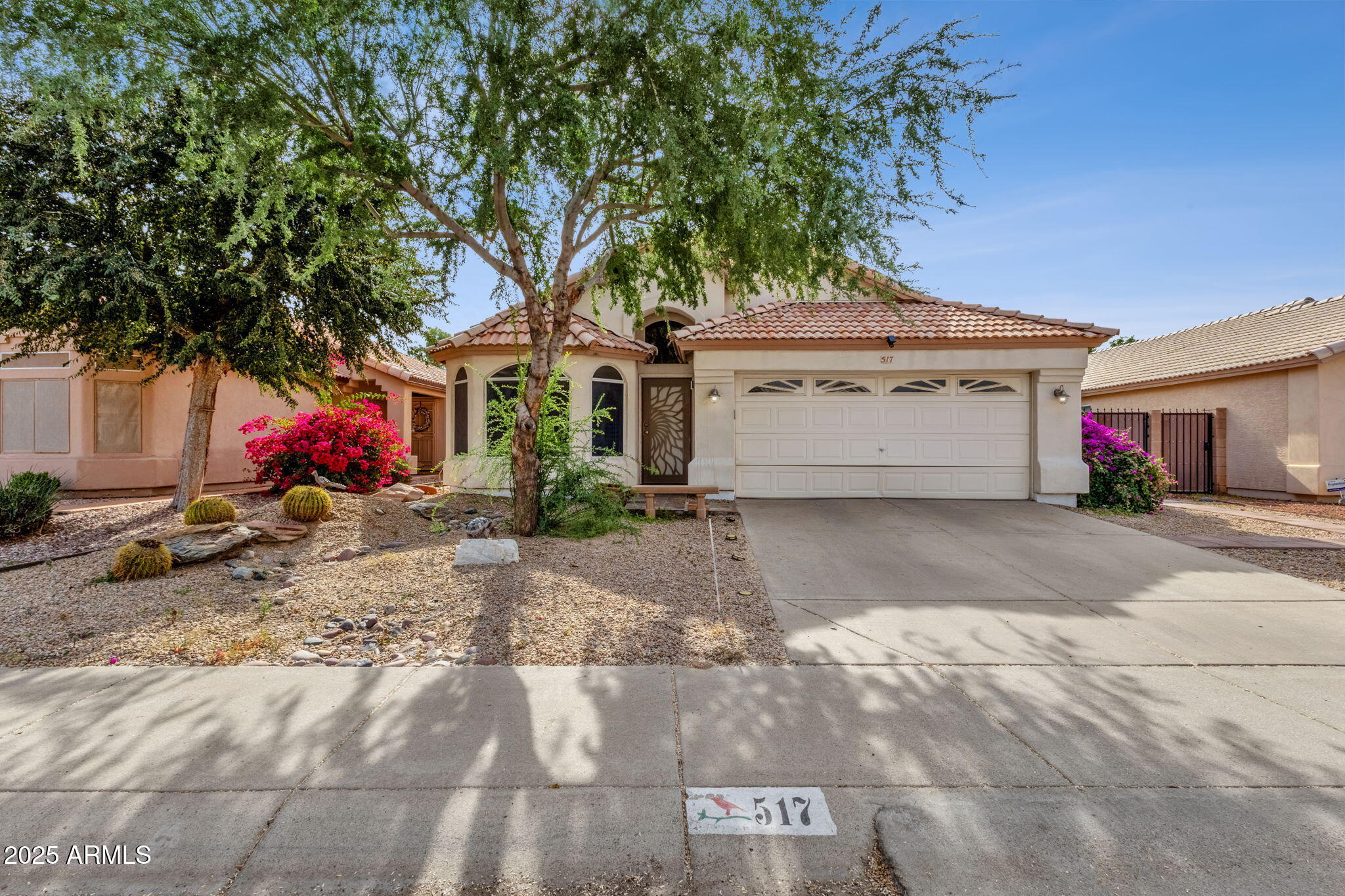 517 W AIRE LIBRE Avenue