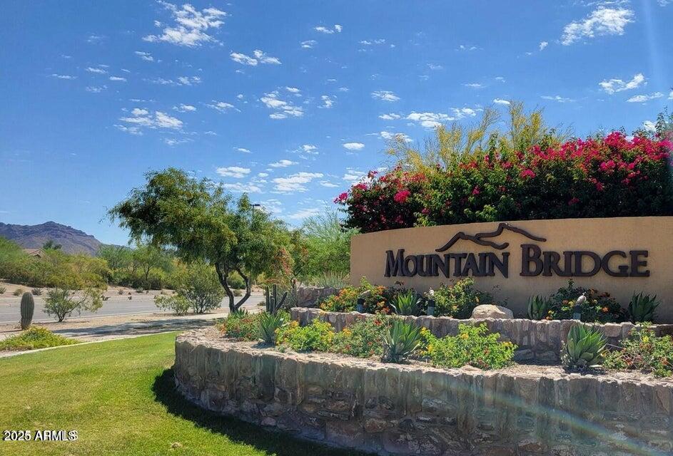 2066 N CANELO HILLS