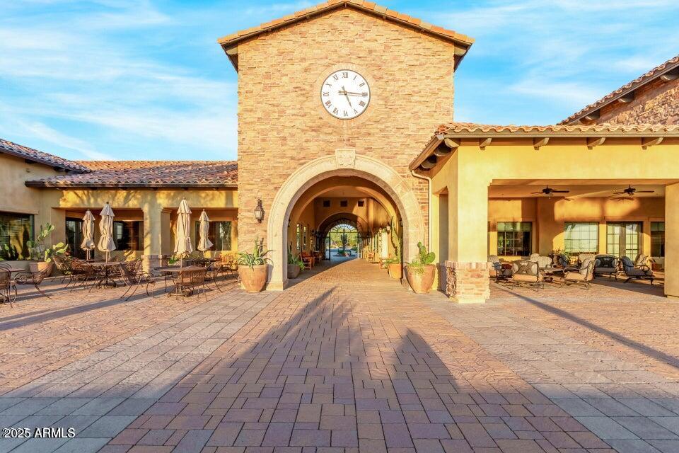 2066 N CANELO HILLS