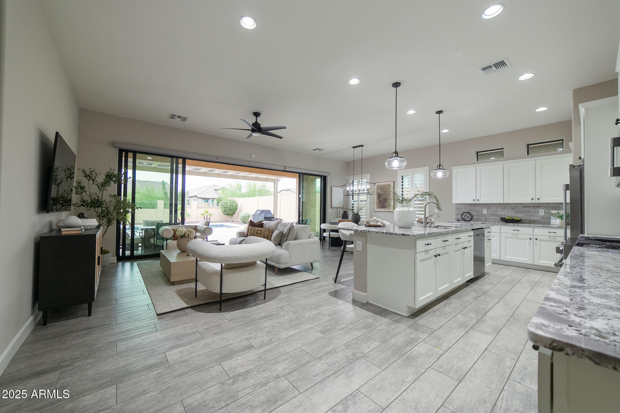 2066 N CANELO HILLS