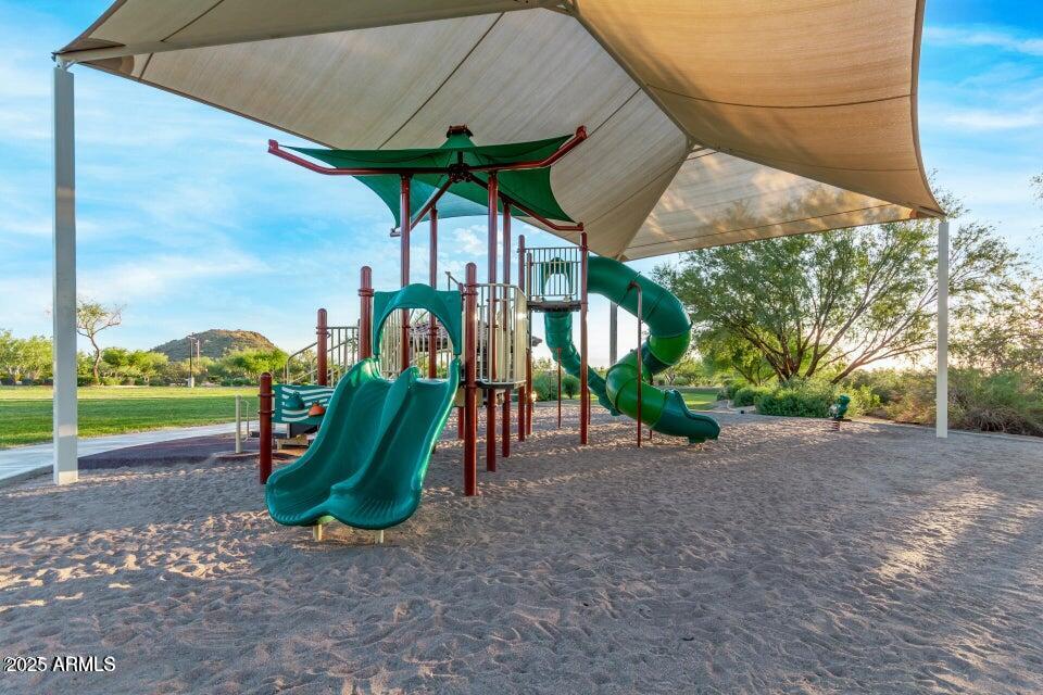 2066 N CANELO HILLS